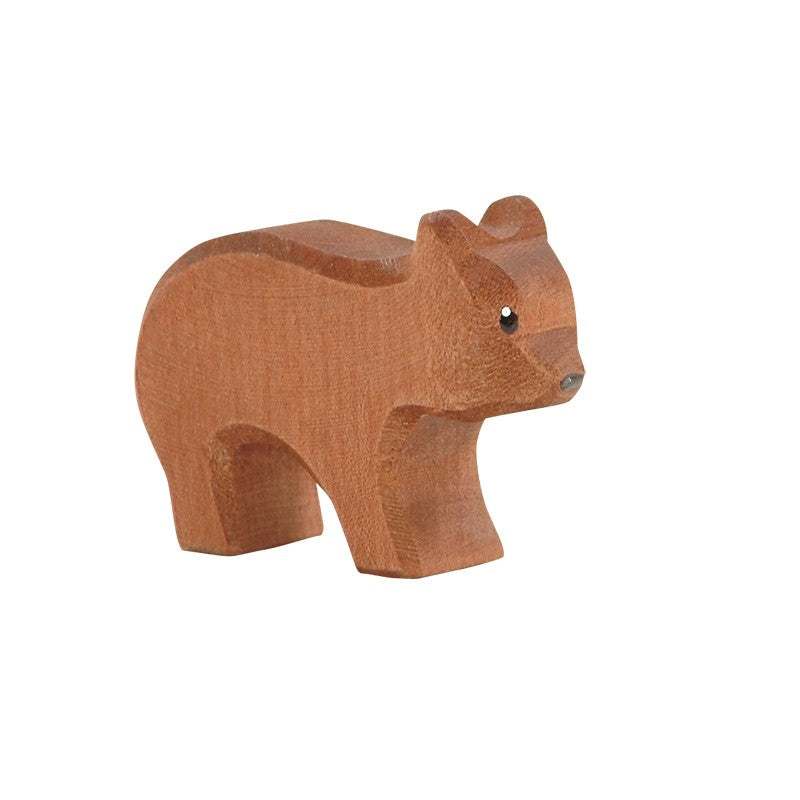 Kleiner laufender Bär aus heimischem Holz, handgefertigte Ostheimer-Figur, 6 cm groß, sicheres und hochwertiges Holzspielzeug aus Deutschland