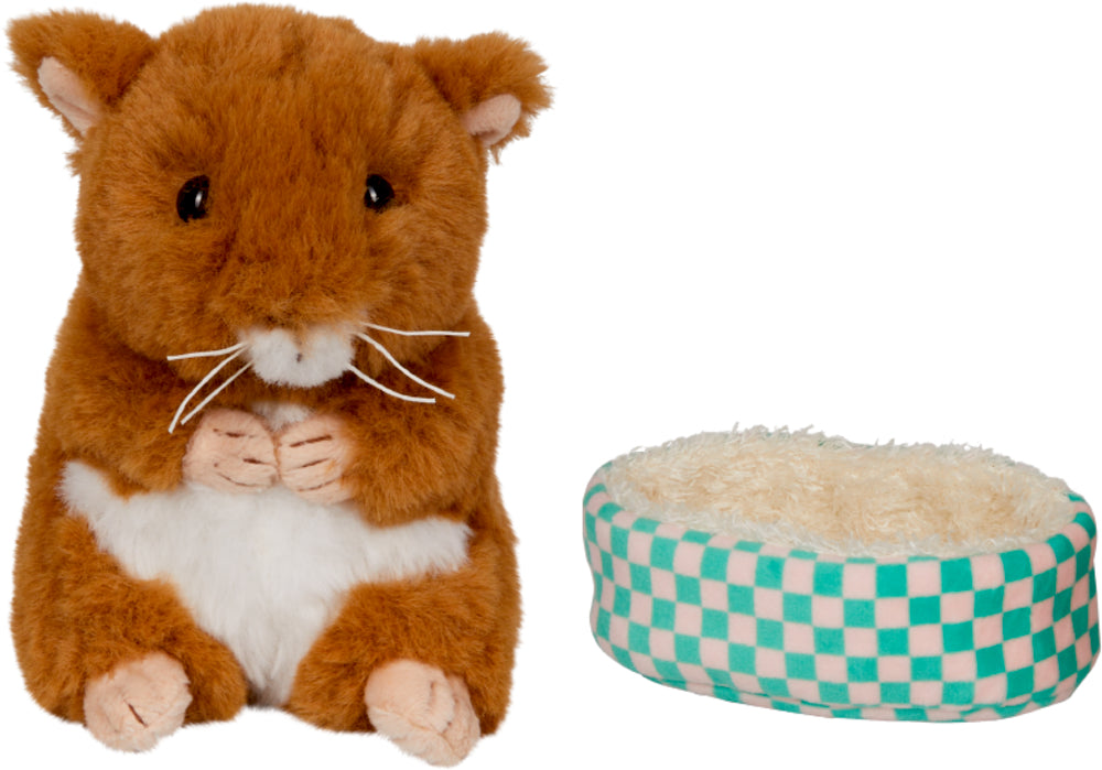 Goldhamster Ted im Korb