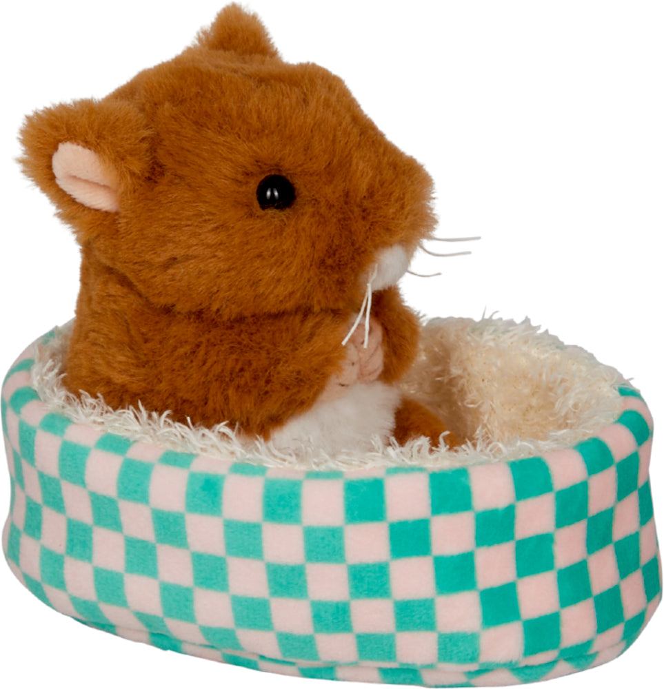 Kuscheliger Goldhamster Ted im grün-karierten Plüschkorb, ideal zum Spielen und Kuscheln