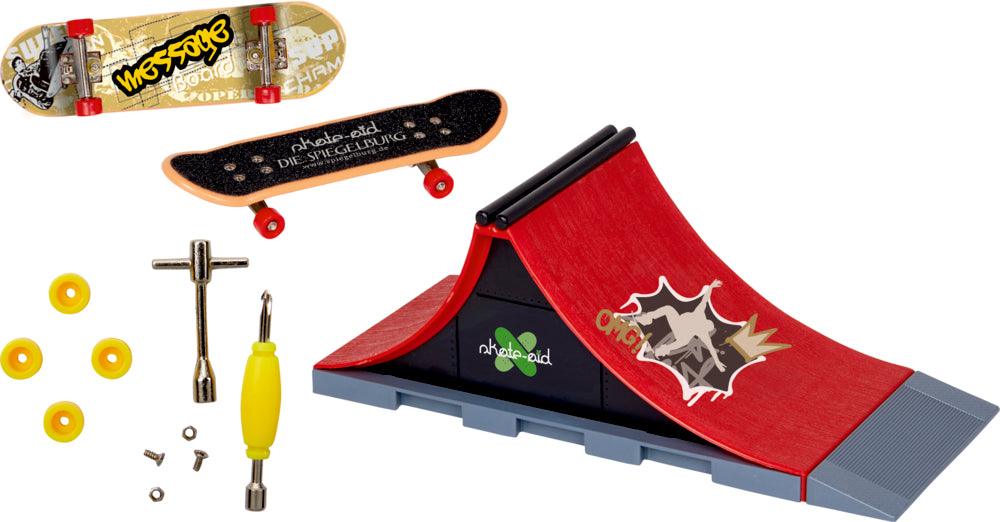 Mini Skateboard Set - Spine Ramp