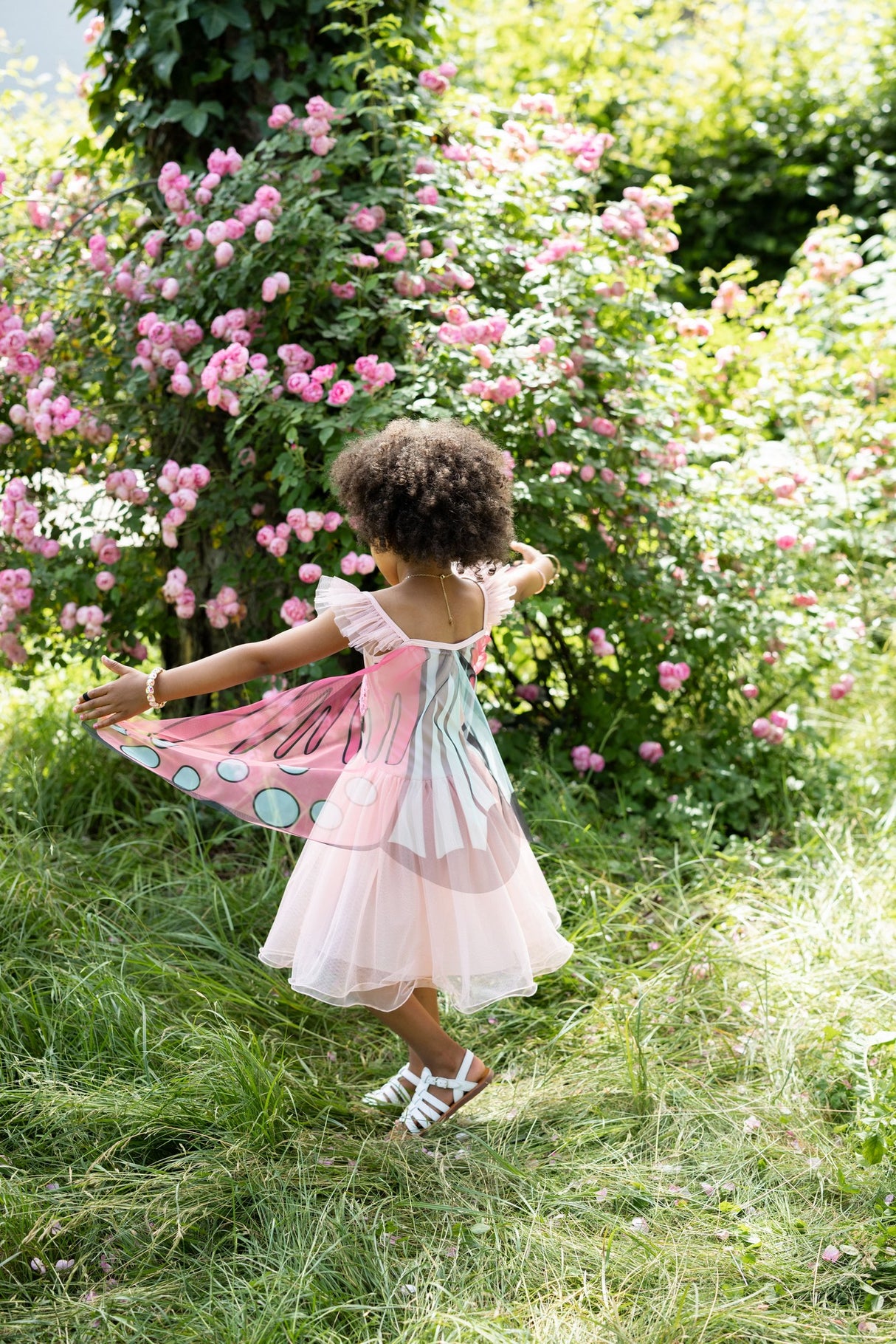 Schmetterlingskleid mit Flügeln & Pailletten 5-6 Jahre