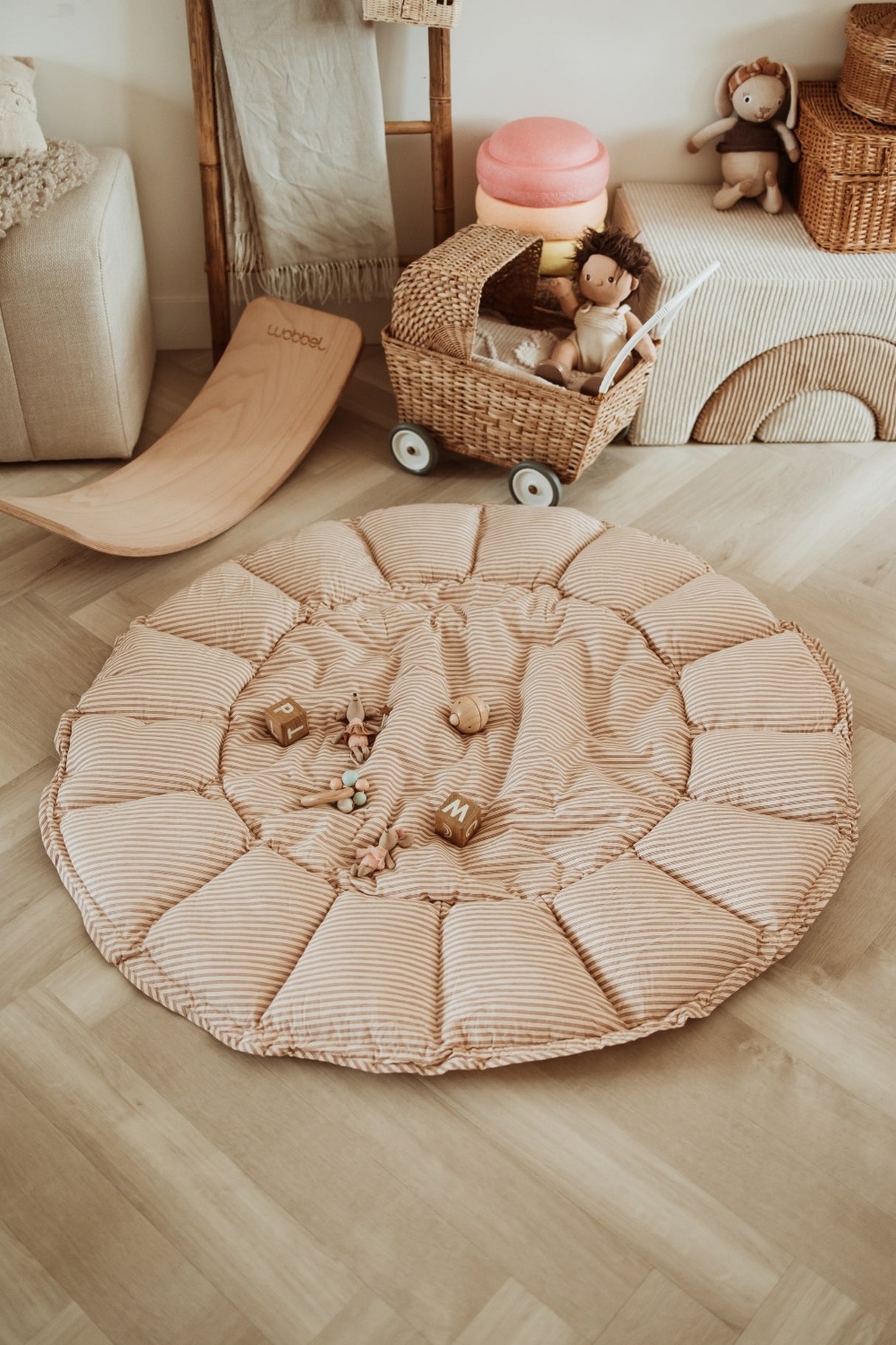 Spielmatte Bloom/  Braun gestreift
