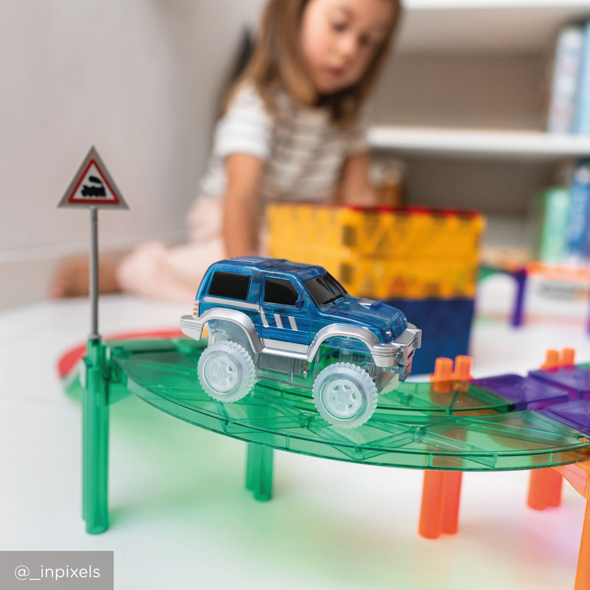 Race Track Car - Rennbahnauto Blau