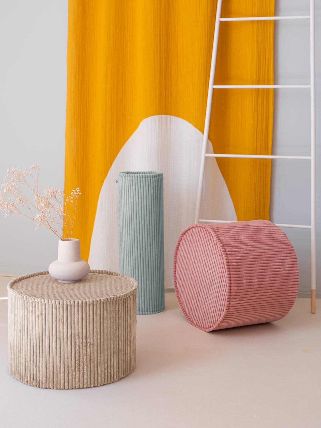 Pouffe/ Pink Mousse