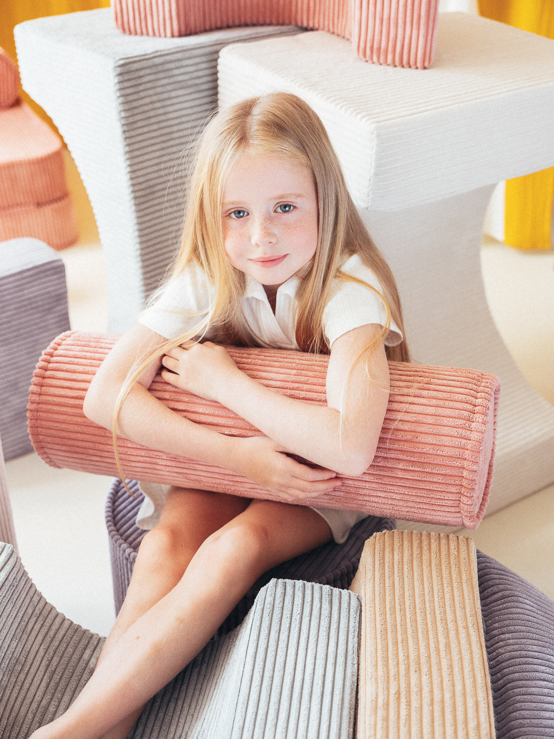 Roll Cushion/ Pink Mousse