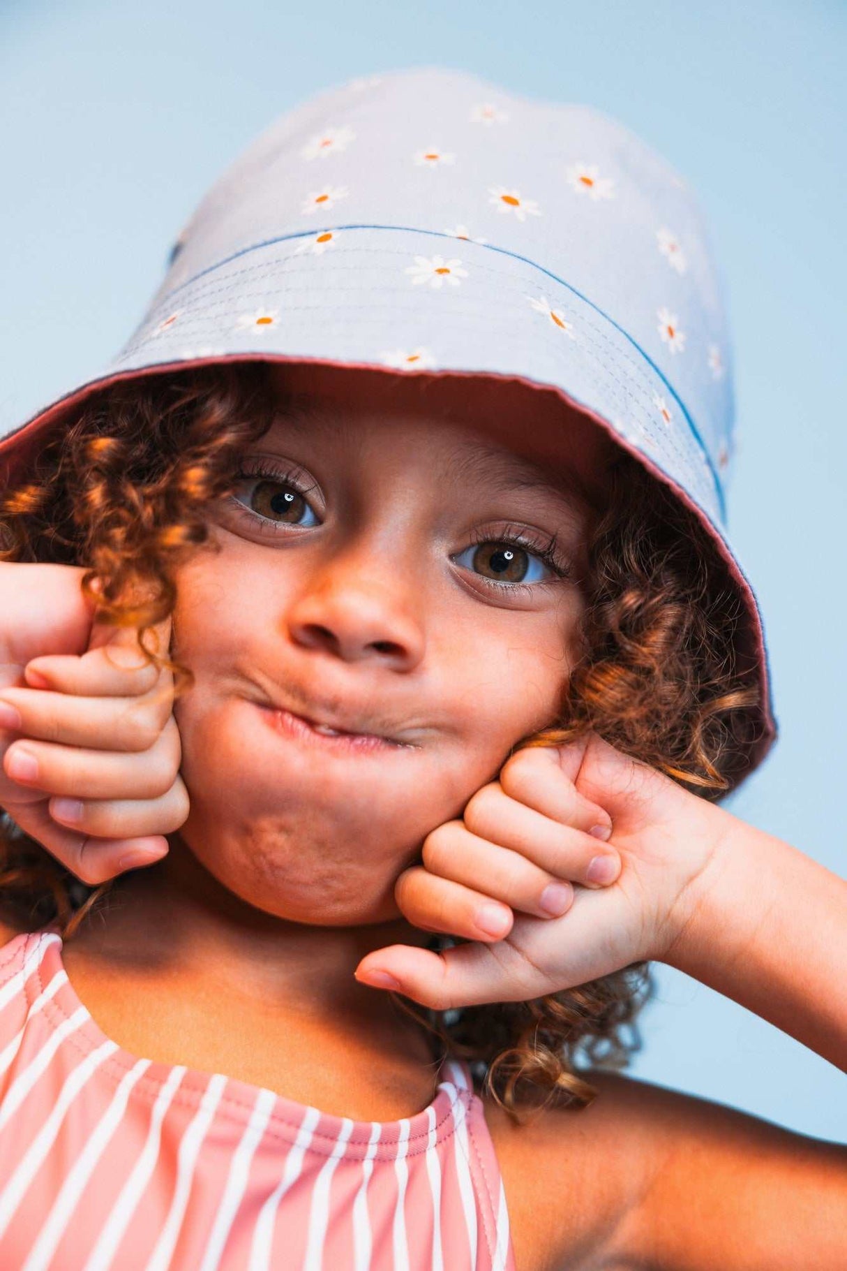 UV- Wende- Hut/ Gänseblümchen 2-4 Jahre