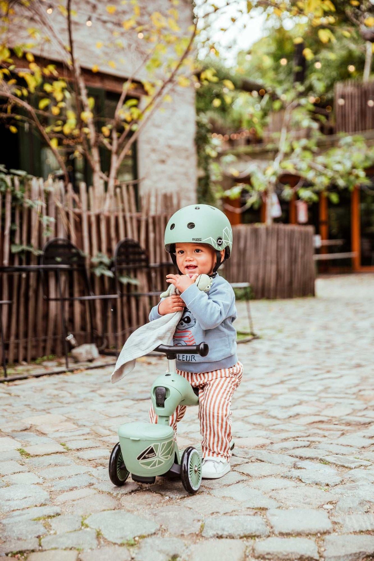 Highwaykick 1 lifestyle green lines