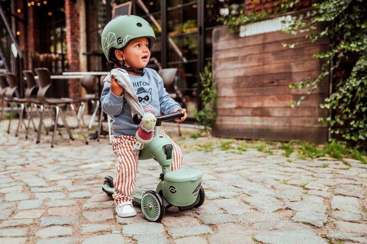 Highwaykick 1 lifestyle green lines