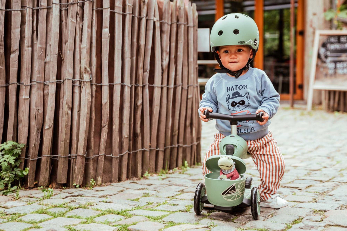 Highwaykick 1 lifestyle green lines