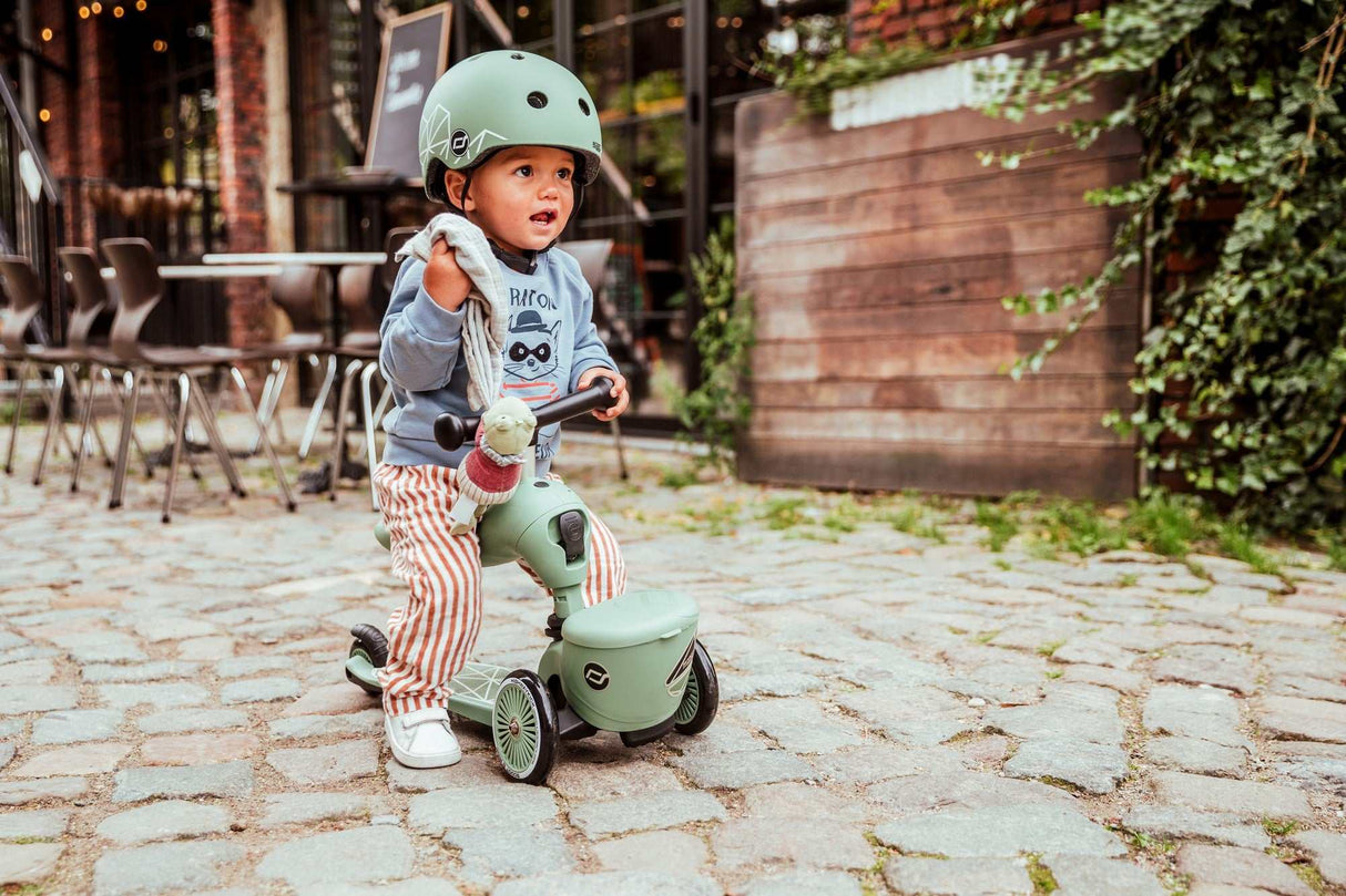 Highwaykick 1 lifestyle green lines