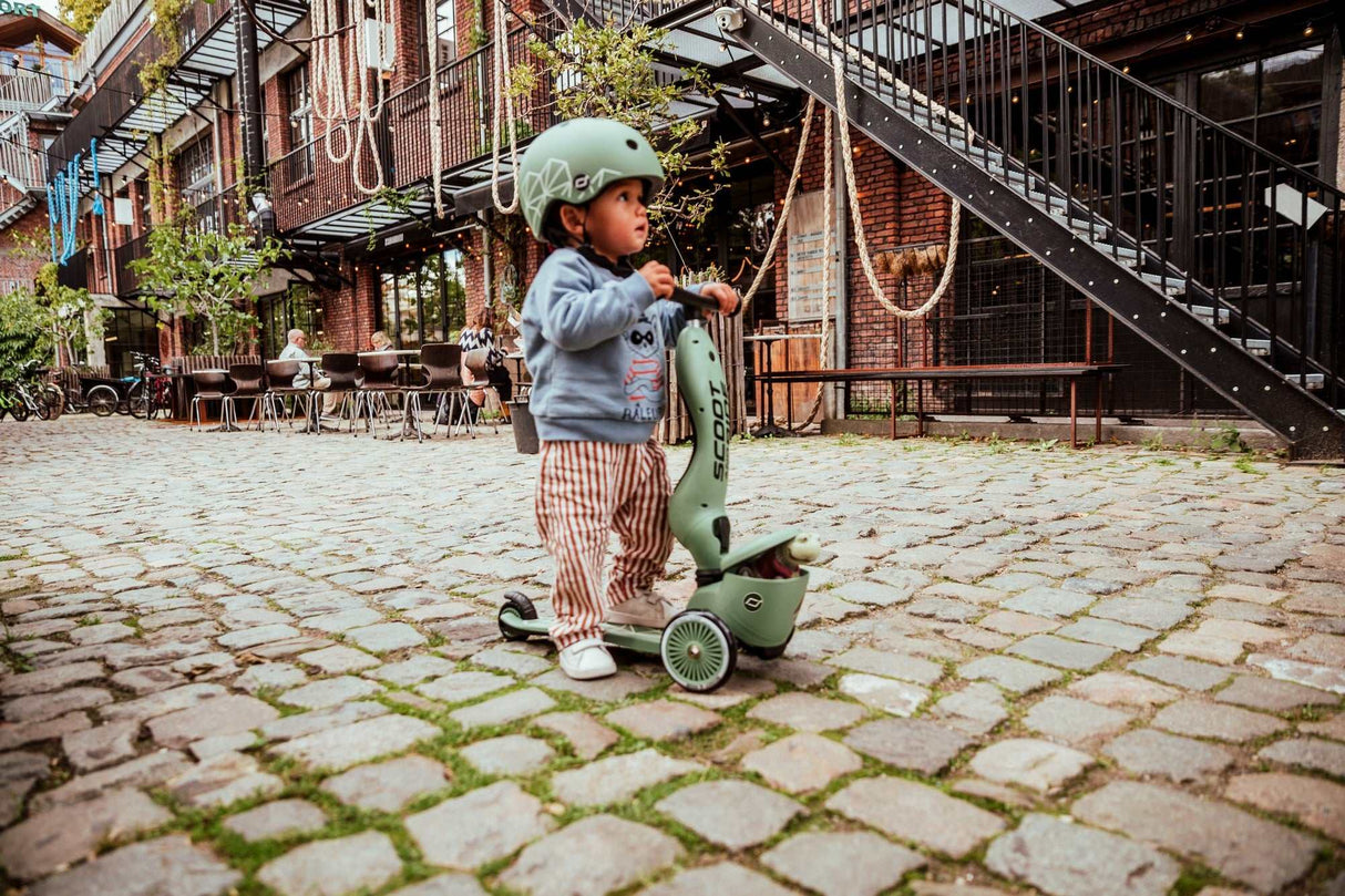 Highwaykick 1 lifestyle green lines