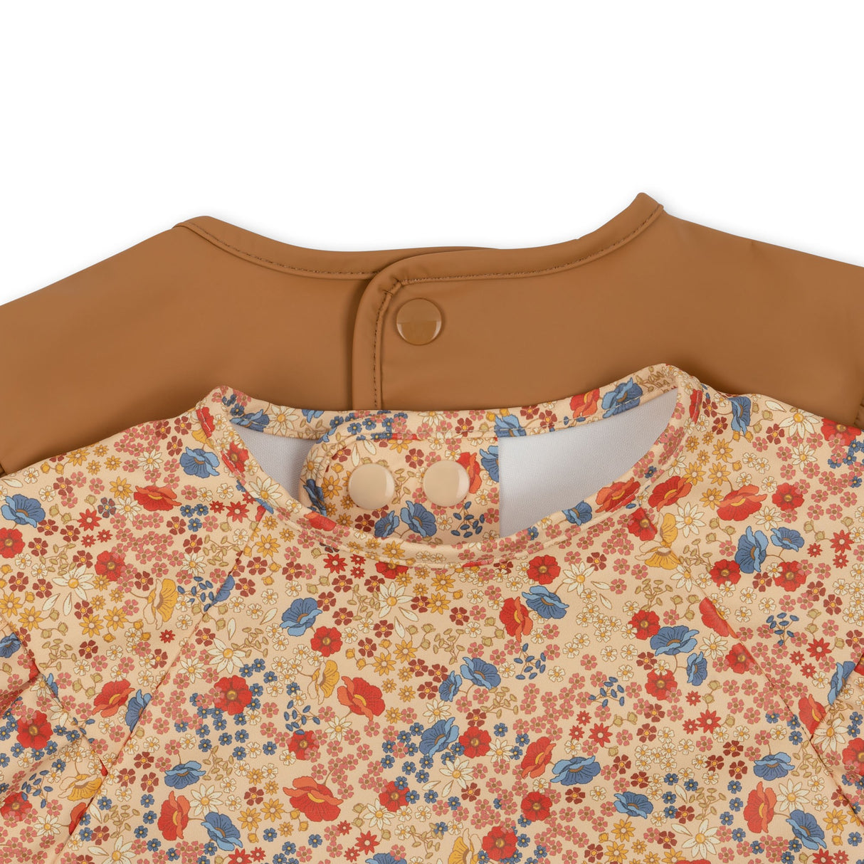 Lätzchen mit Ärmel/ Villetta Almond