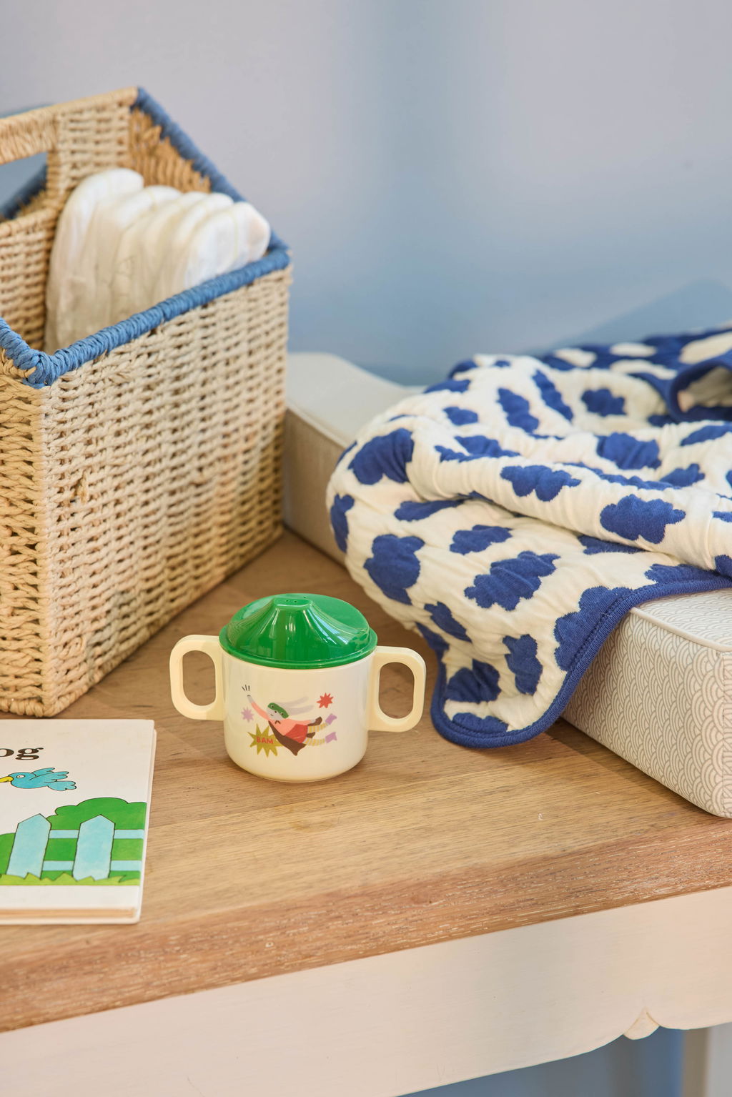 Babytrinkbecher mit Handgriff / Hero Grün