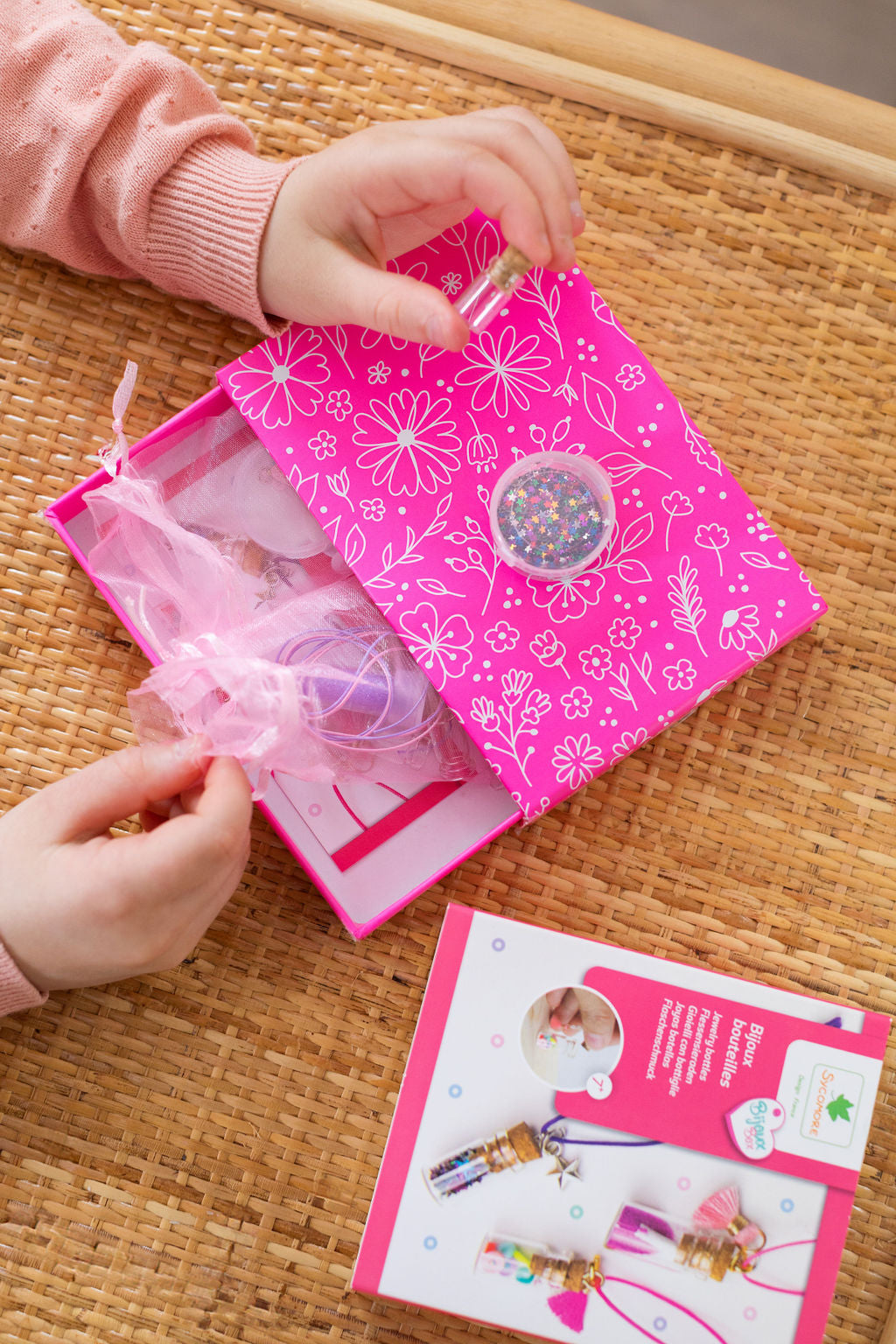 Schmuck basteln- Fläschchen