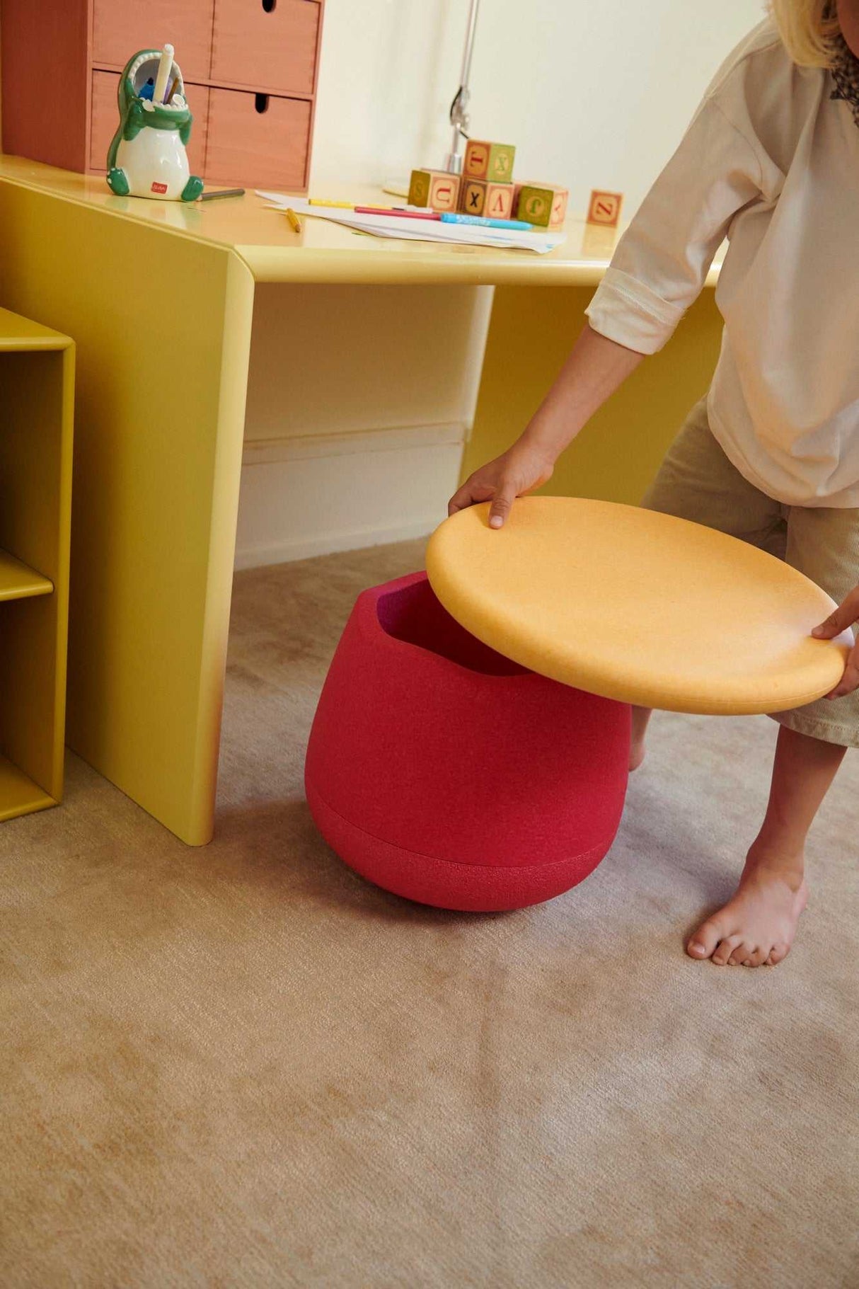 Dynamic small flowers