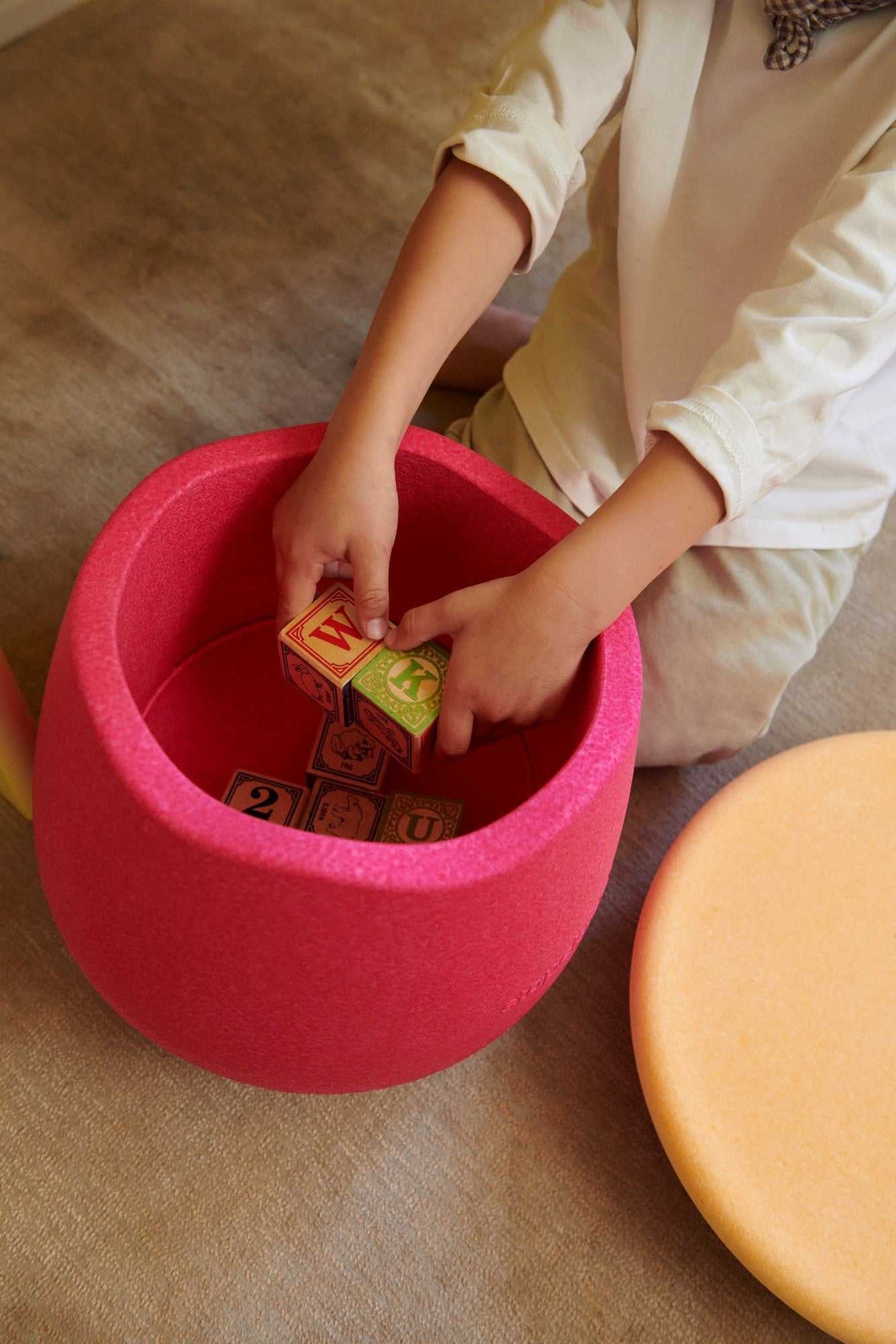 Dynamic small flowers