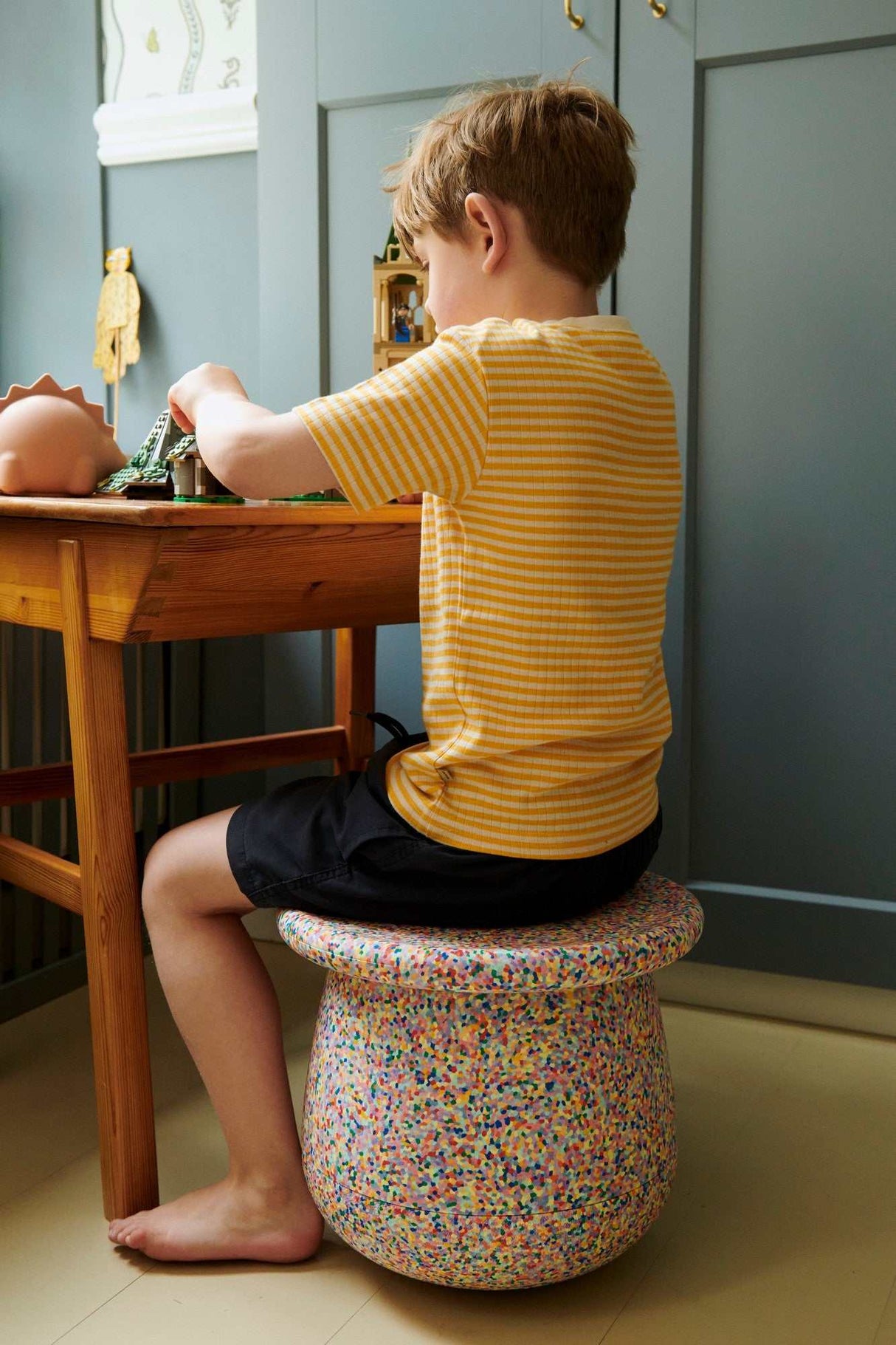 Dynamic small super confetti