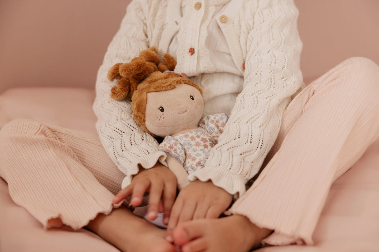 Kuschelpuppe Ava