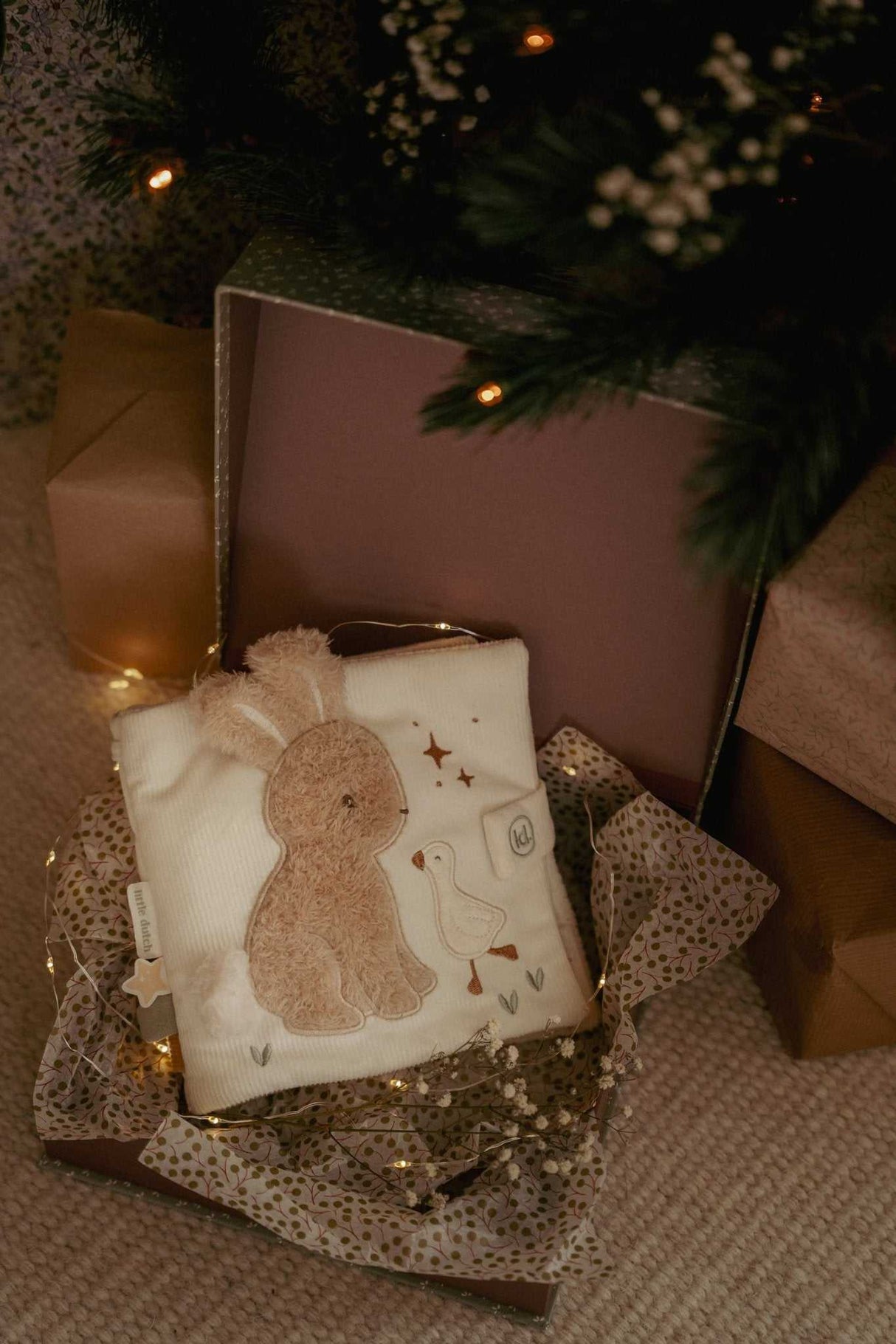 Stoffbuch mit Aktivitäten/ Newborn Naturals