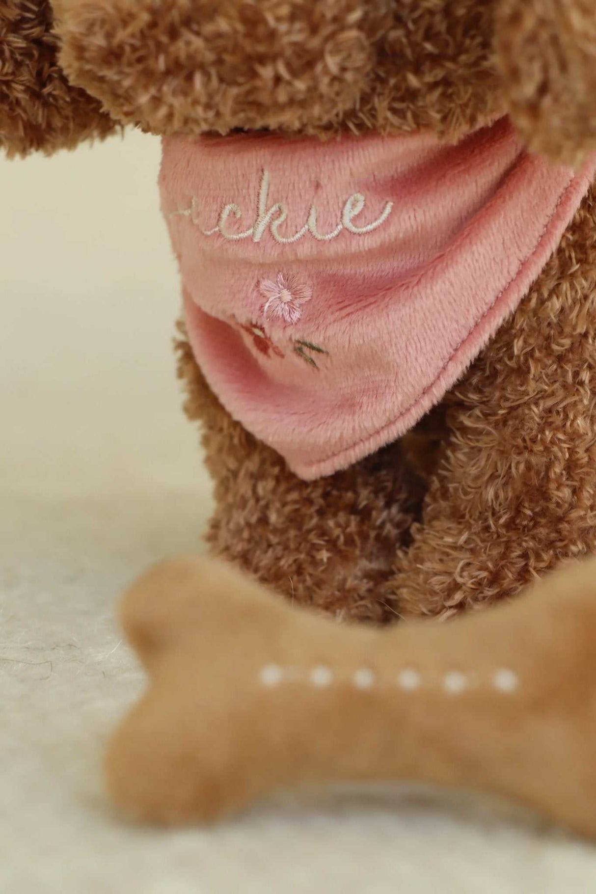 Plüschhund Jackie in Tasche