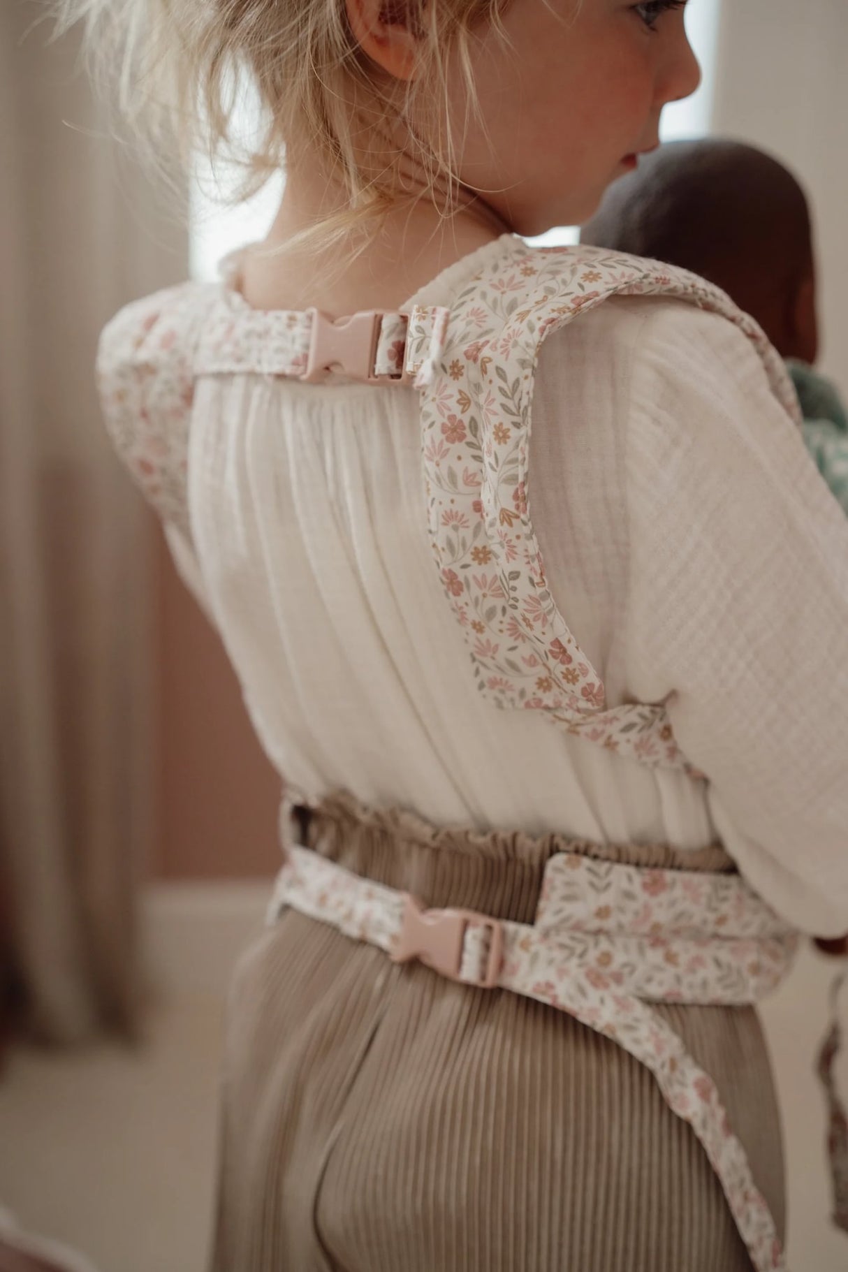 Puppentrage/ Soft Flowers