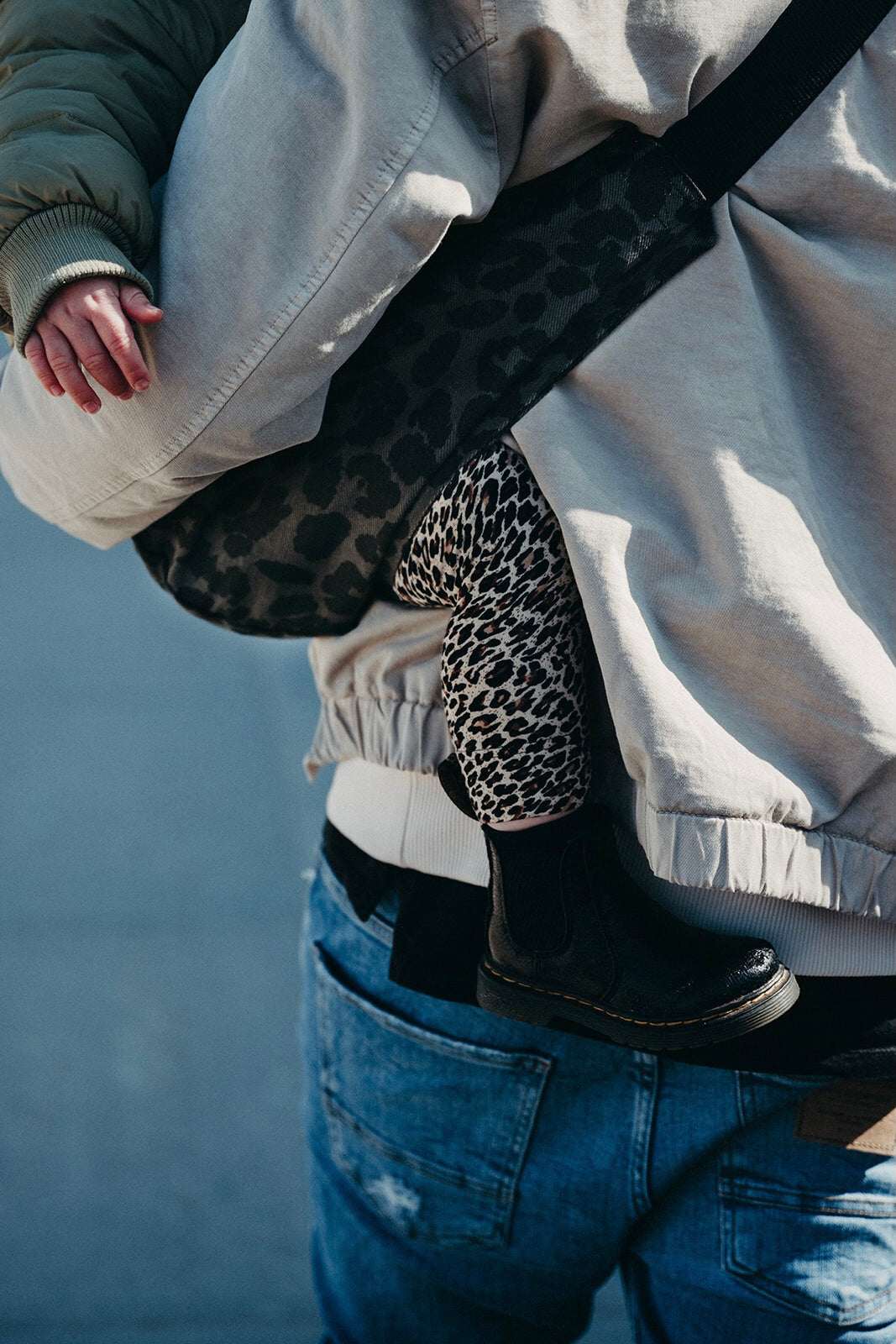 Kindertrage/ Grey Leopard
