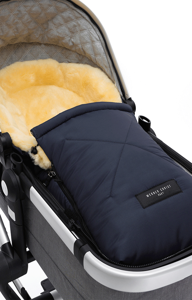 Oslo Lammfell Fußsack Babyschale/ schwarz