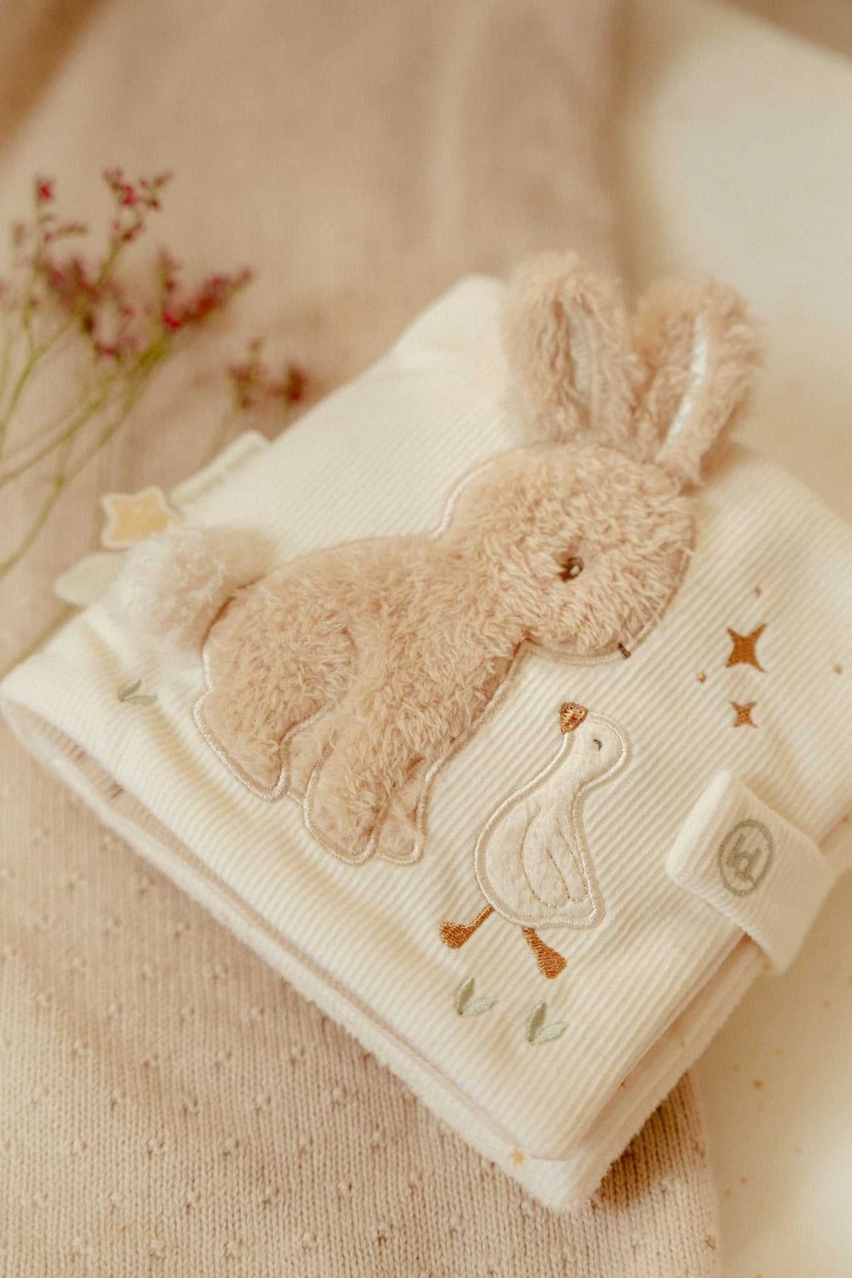 Stoffbuch mit Aktivitäten/ Newborn Naturals