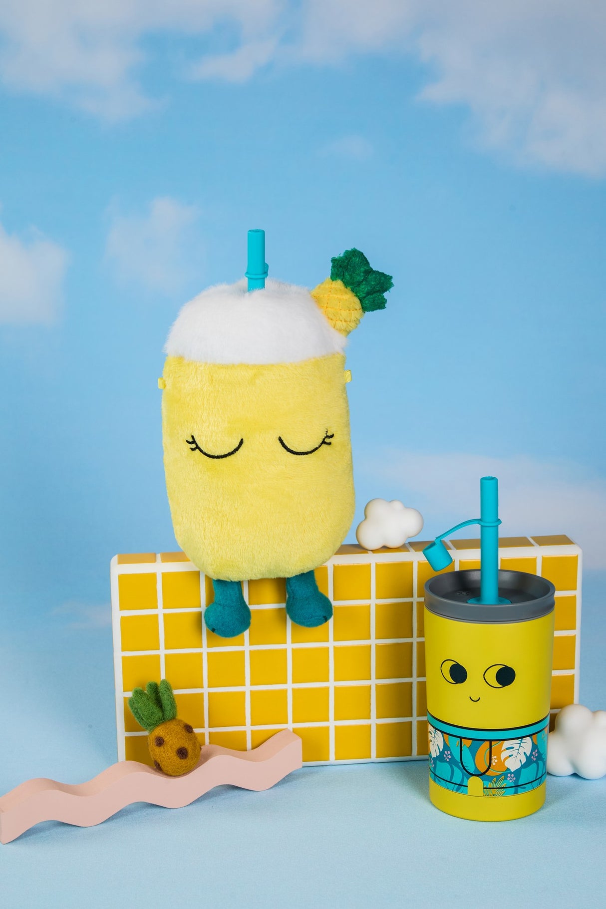 Trinkbecher mit Plüschbezug - Pip der Ananas -Fuzzie