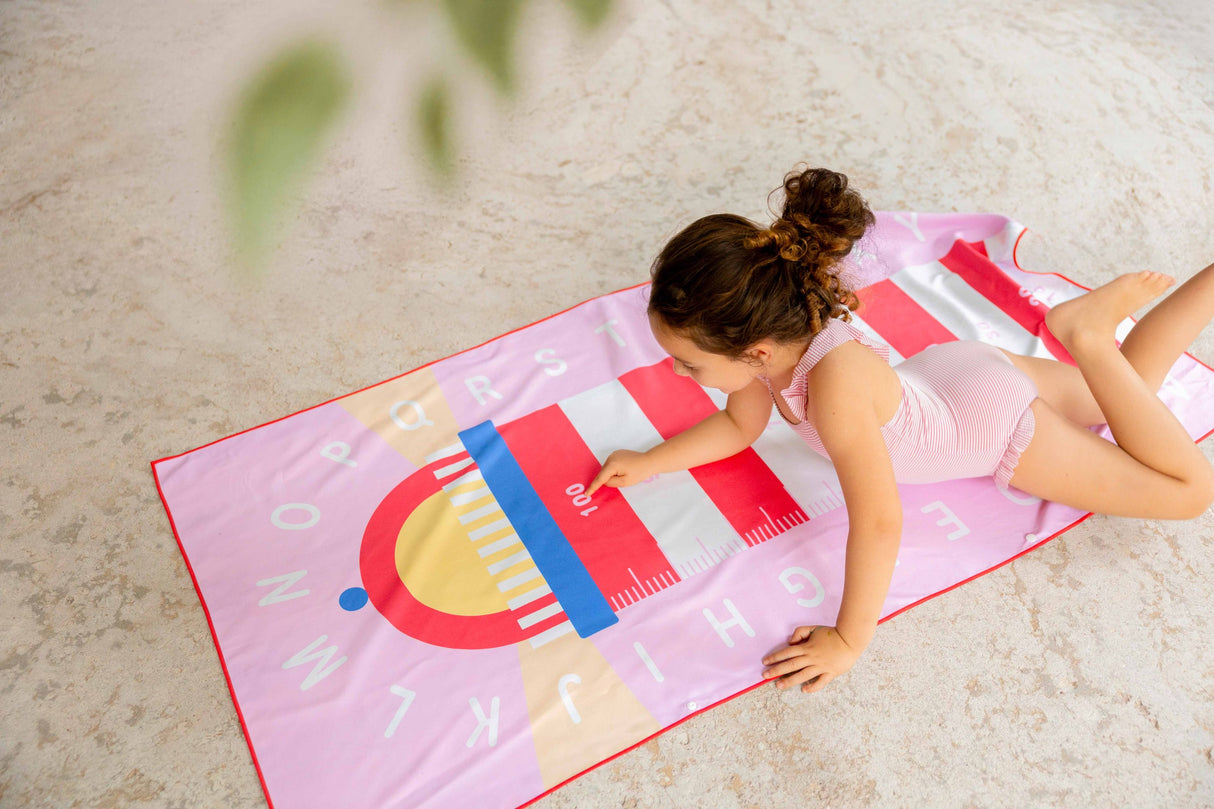 Spiel & Strandtuch M/ Lighthouse Cherry