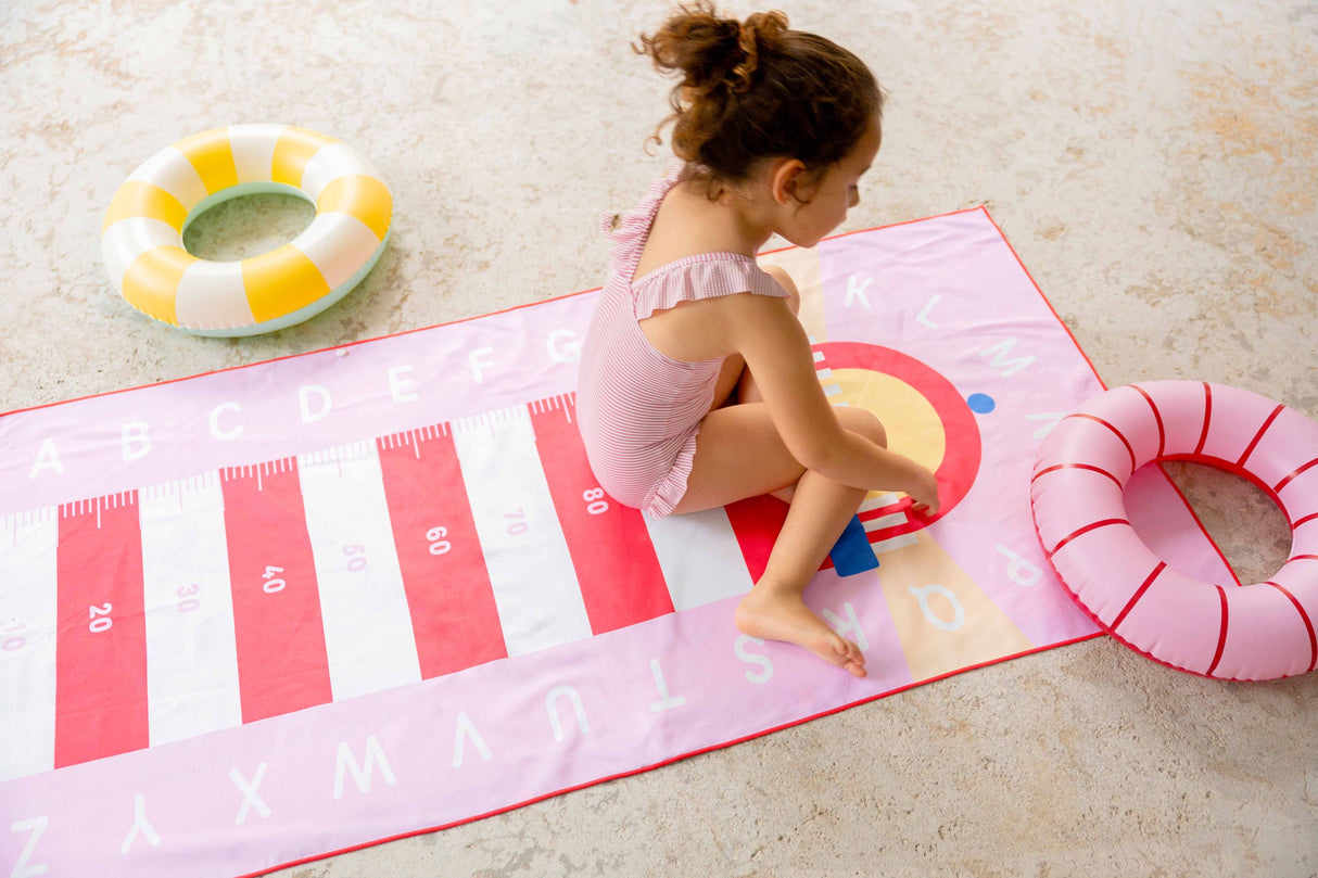Spiel & Strandtuch M/ Lighthouse Cherry