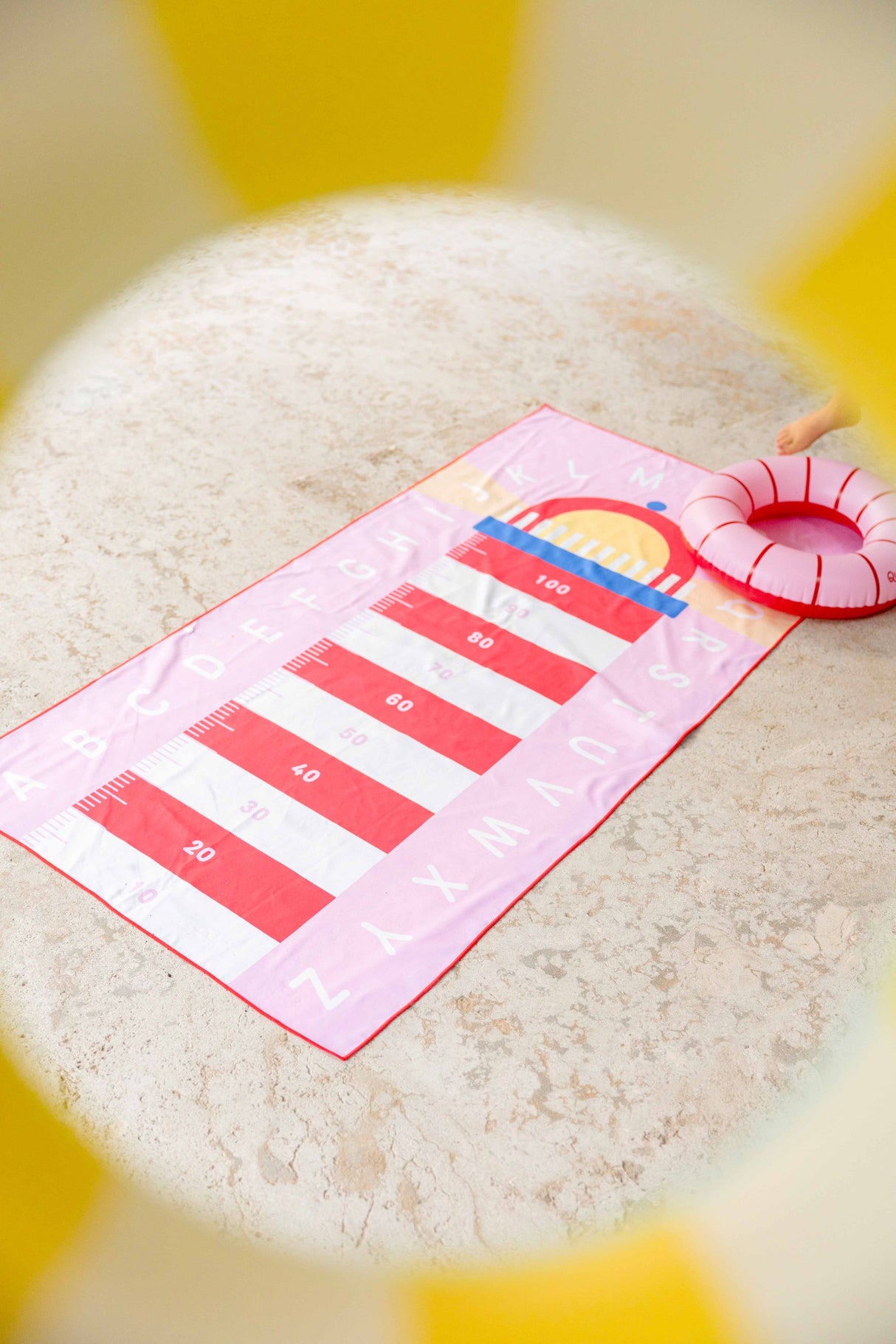 Spiel & Strandtuch M/ Lighthouse Cherry