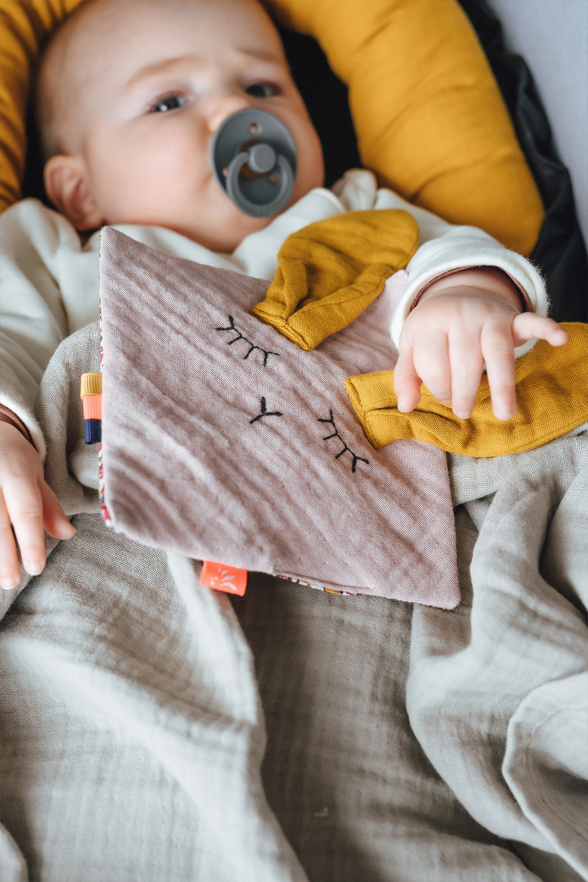 Knistertuch HasekikaduKnistertuch Hasekorbmayer. ganz besonders. für kinder.