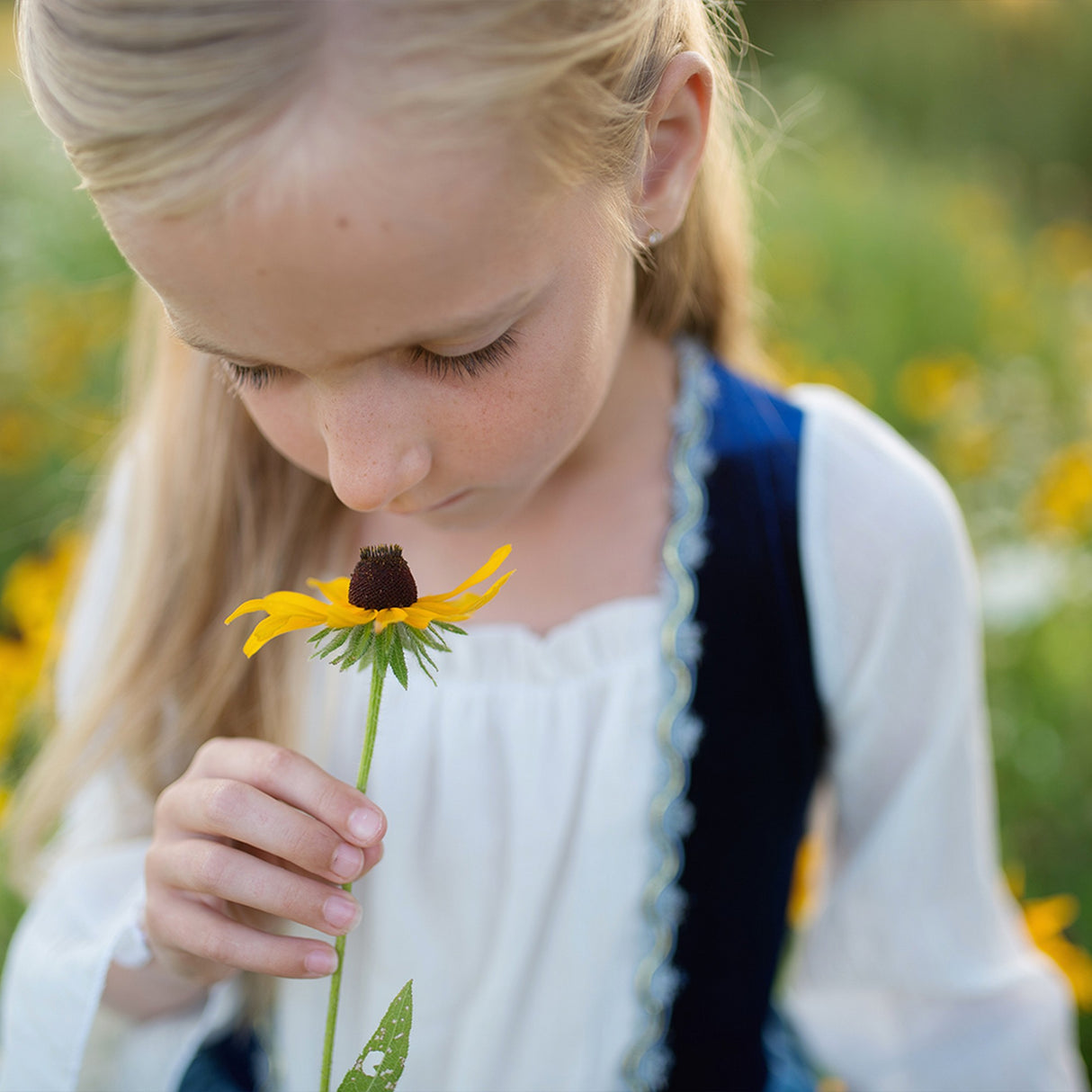 Bauernkleid blau 5-6 Jahre