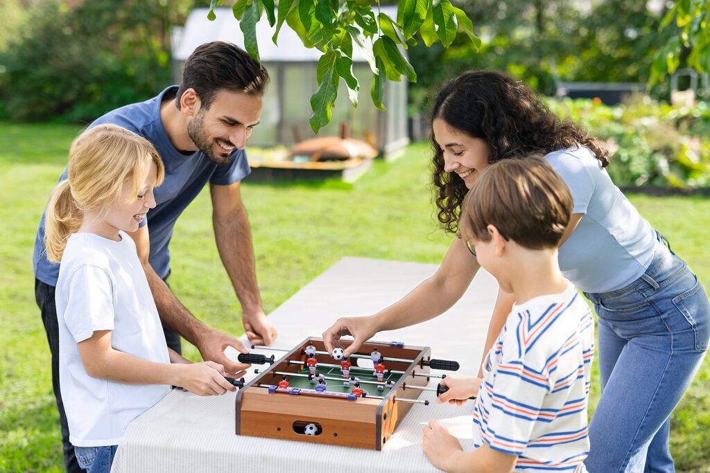 Tisch FußballMosesTisch Fußballkorbmayer. ganz besonders. für kinder.