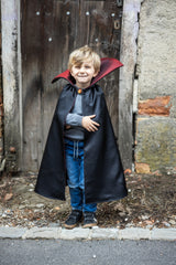 Vampirumhang mit Stehkragen 7-8 Jahre