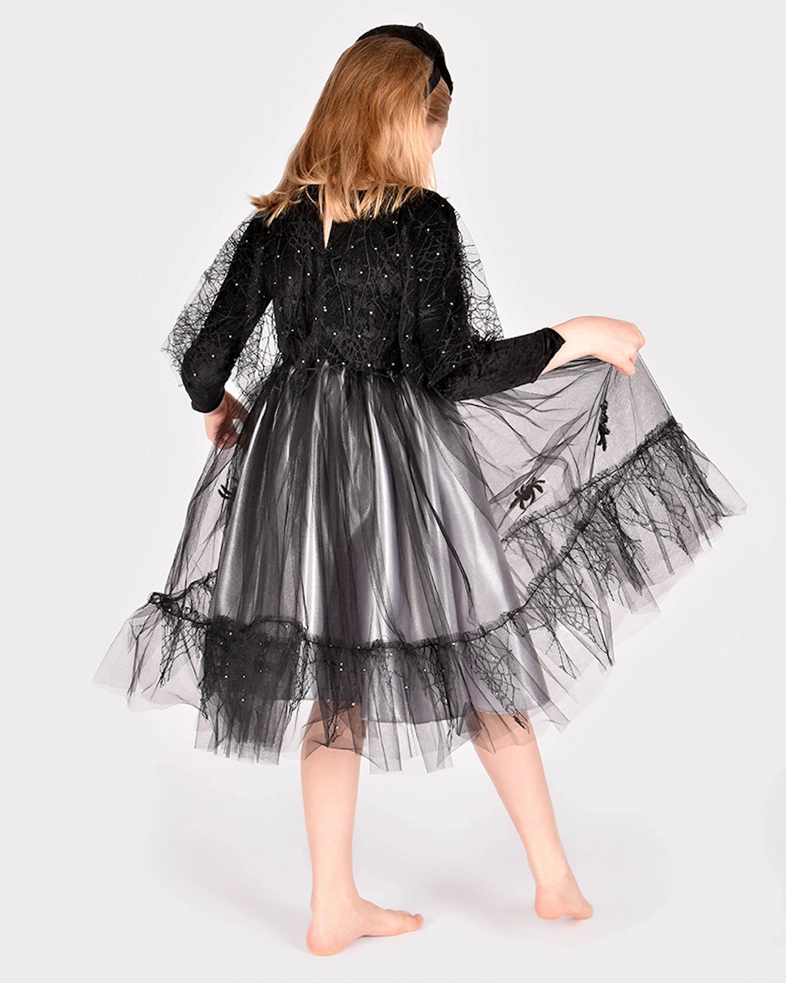 Hexenkostüm mit Zubehör 6-8 Jahre