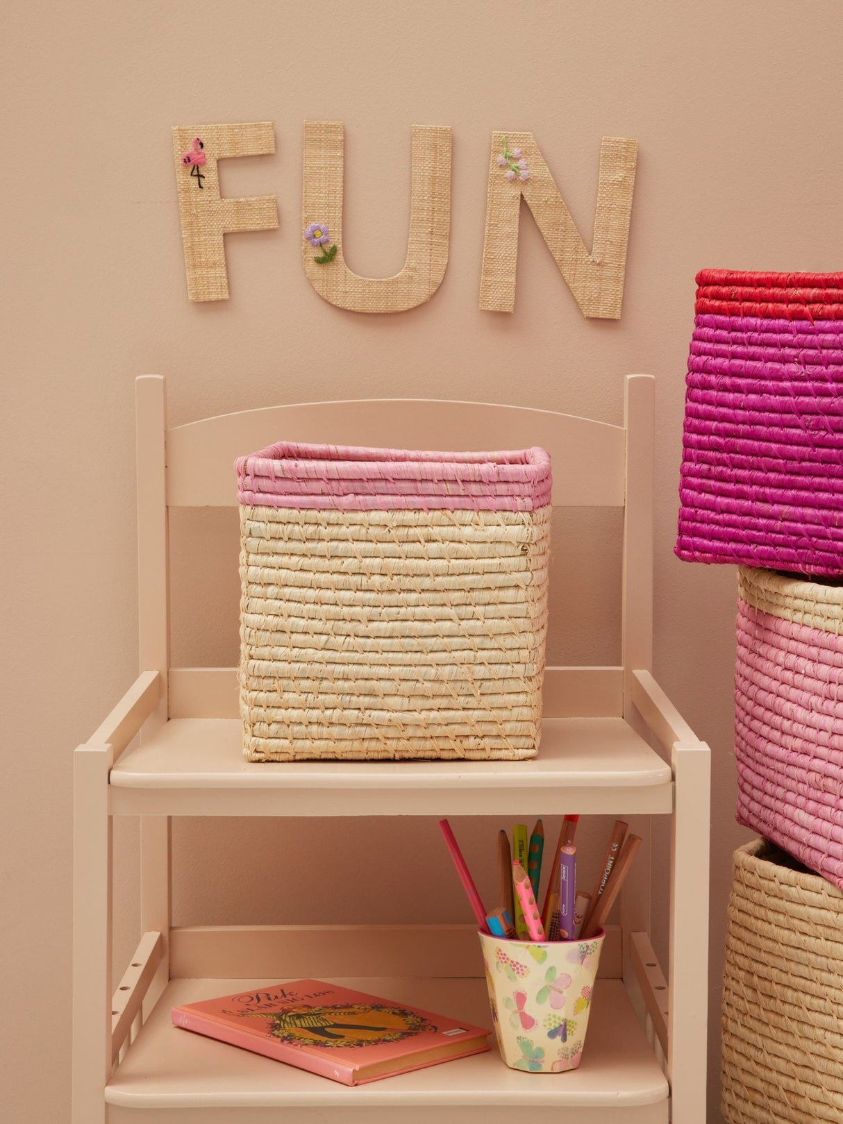 Raffia Korb ohne Griffe/ Rand Pink