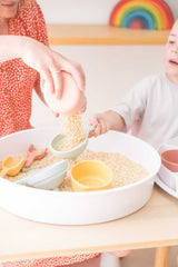 Sensorik Schalen-Set Coral/Yellow aus lebensmittelechtem Silikon für spielerisches Lernen bei Kindern ab 6 Monaten