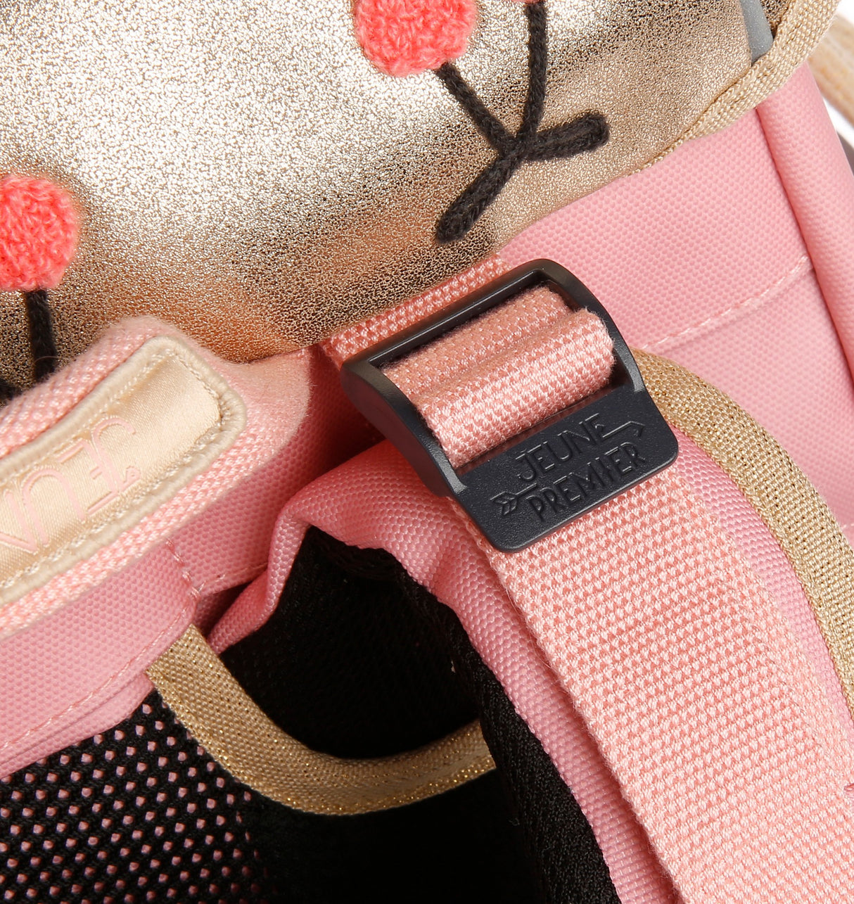 Ergomaxx/ Cherry Pompon