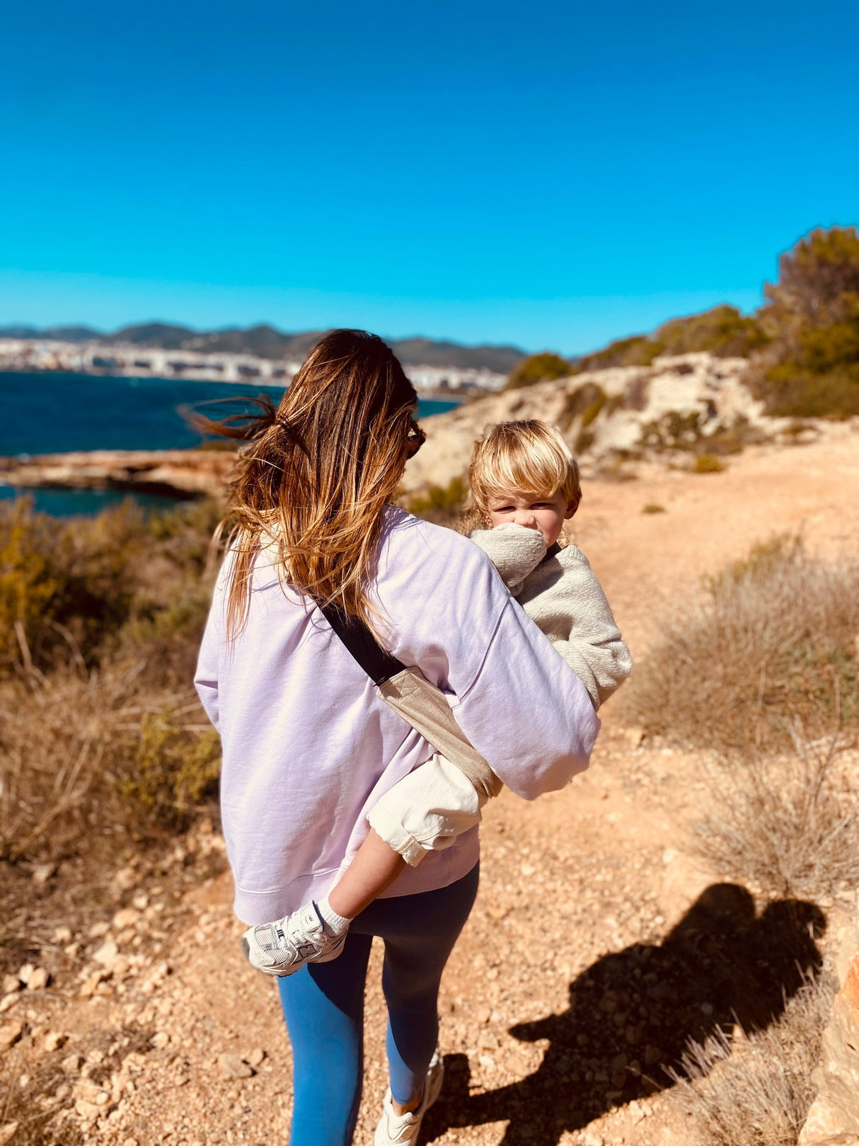 Kindertrage Leinen/ SandWildrideKindertrage Sand Leinenkorbmayer. ganz besonders. für kinder.