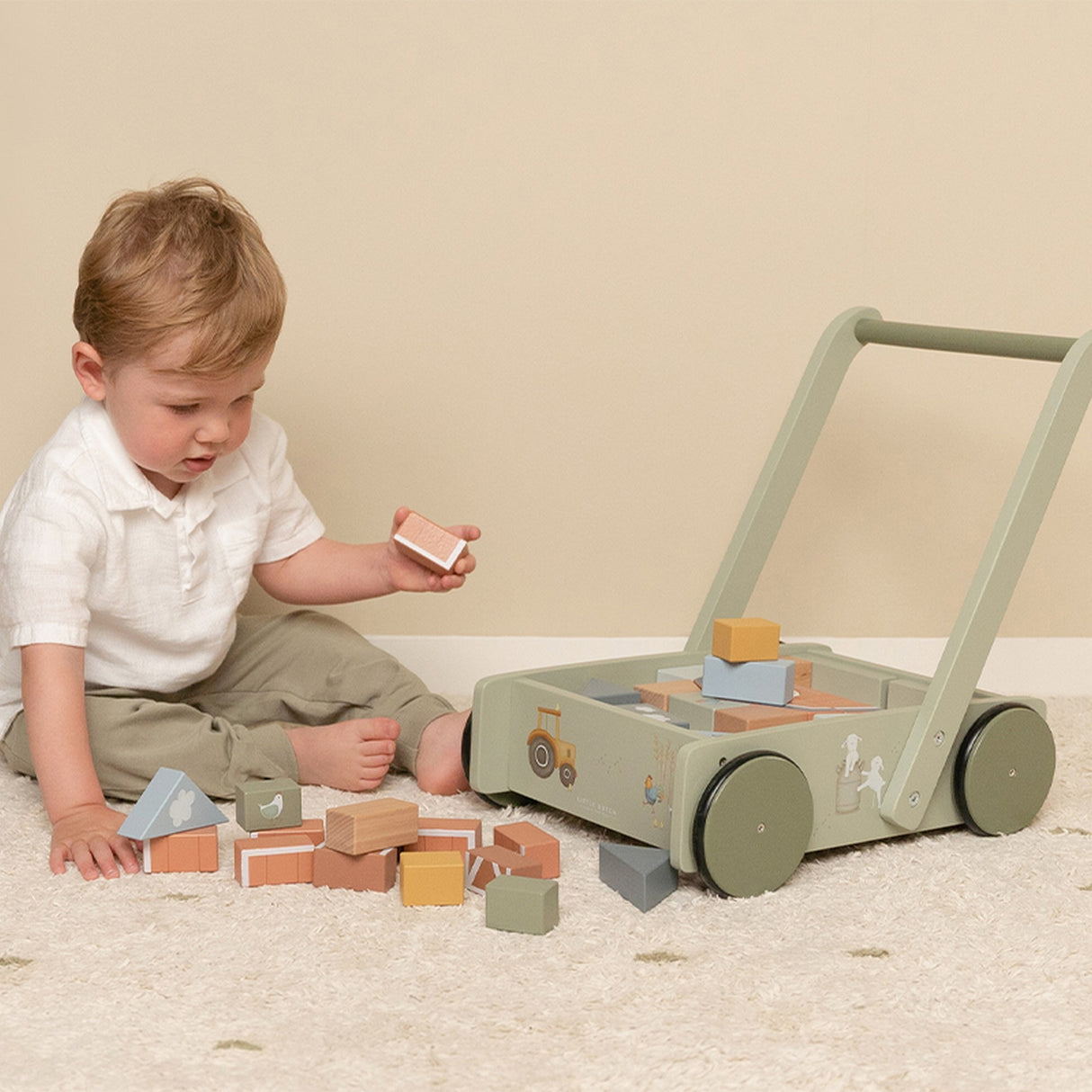 Laufwagen mit Bauklötzen Little FarmLittle DutchLaufwagen mit Bauklötzenkorbmayer. ganz besonders. für kinder.