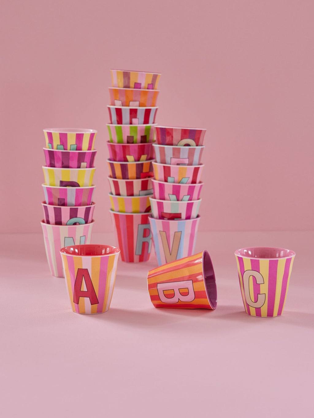 Buchstabenbecher - J  250 ml