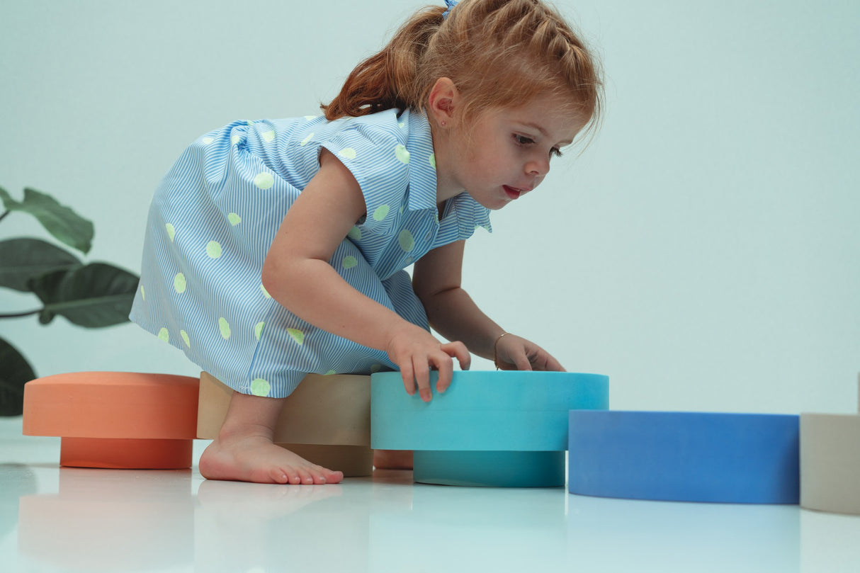 Rainbow- Chair - korbmayer. ganz besonders. für kinder.