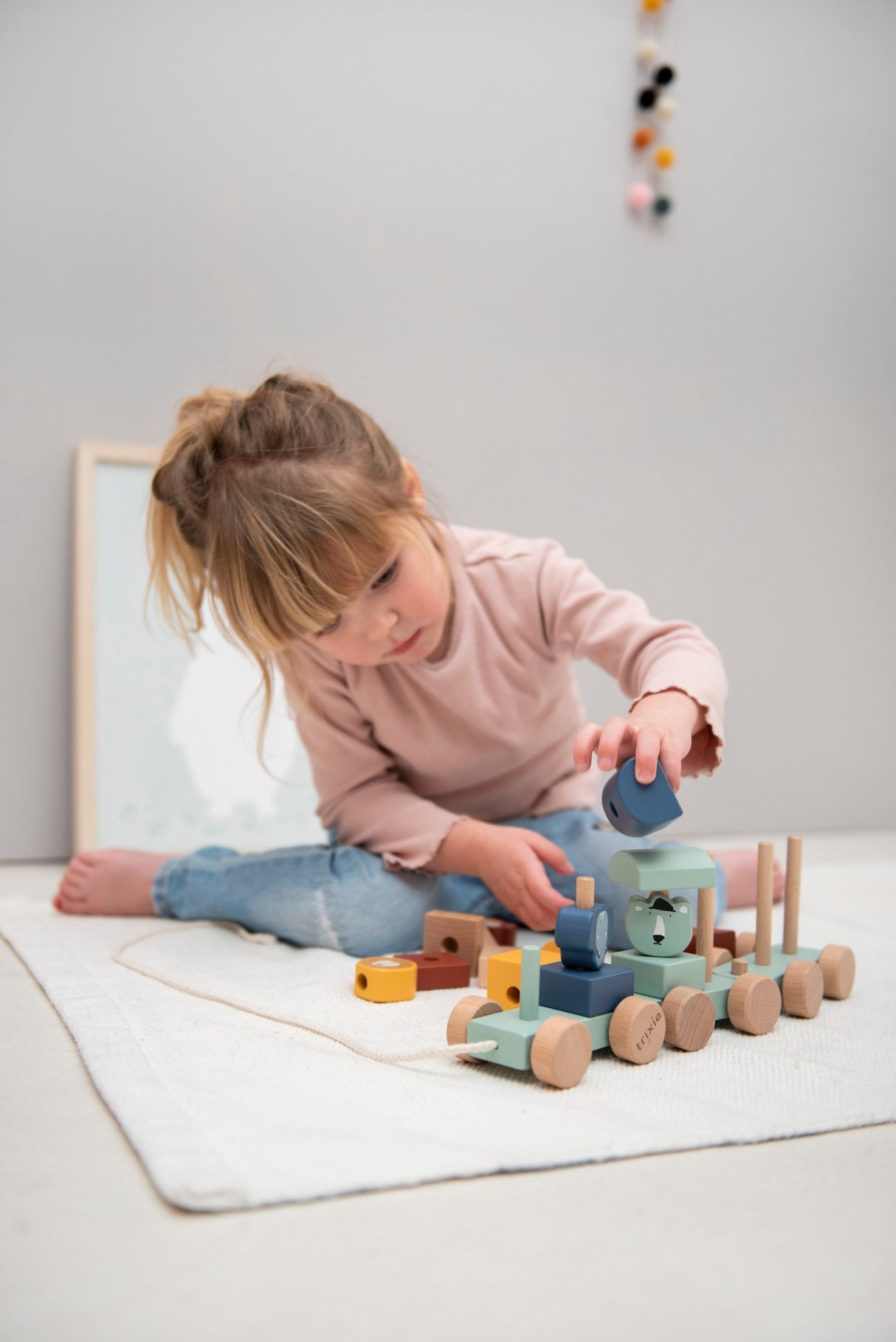 Holz Eisenbahn - korbmayer. ganz besonders. für kinder.