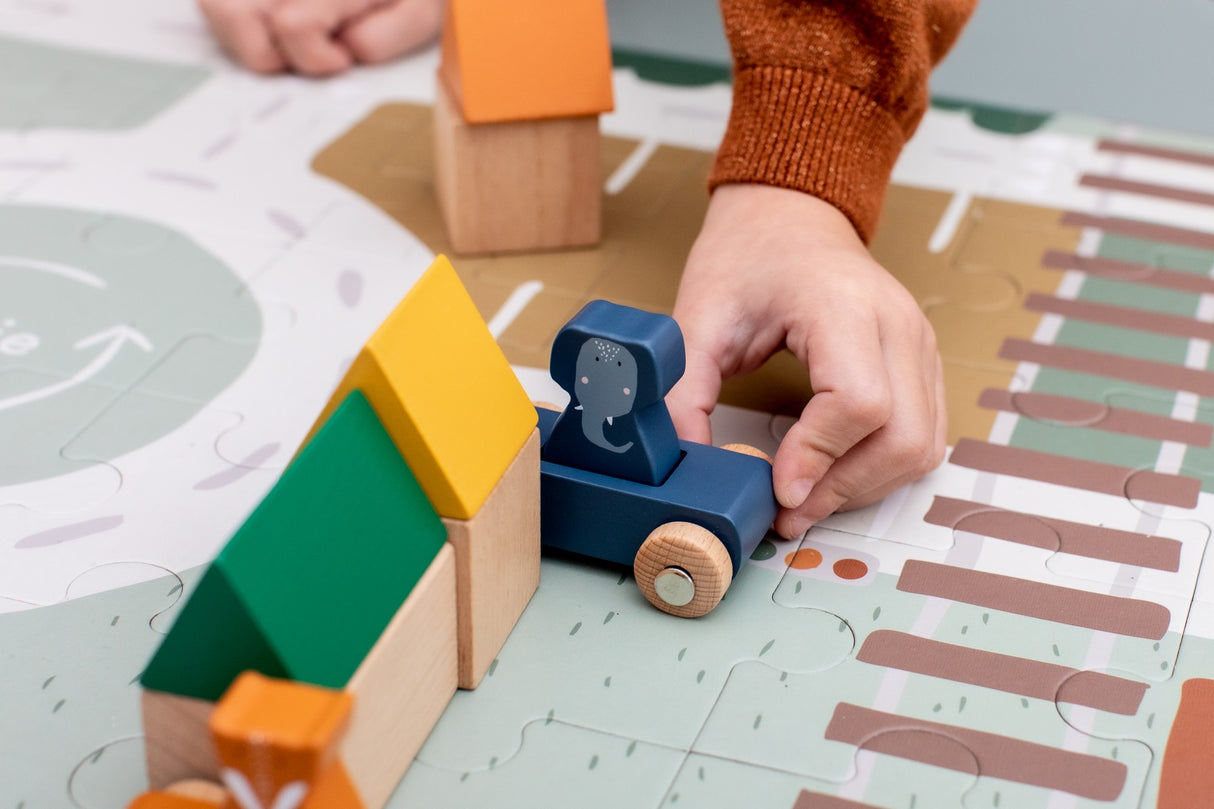 Straßenpuzzle aus Holz mit Zubehör - korbmayer. ganz besonders. für kinder.