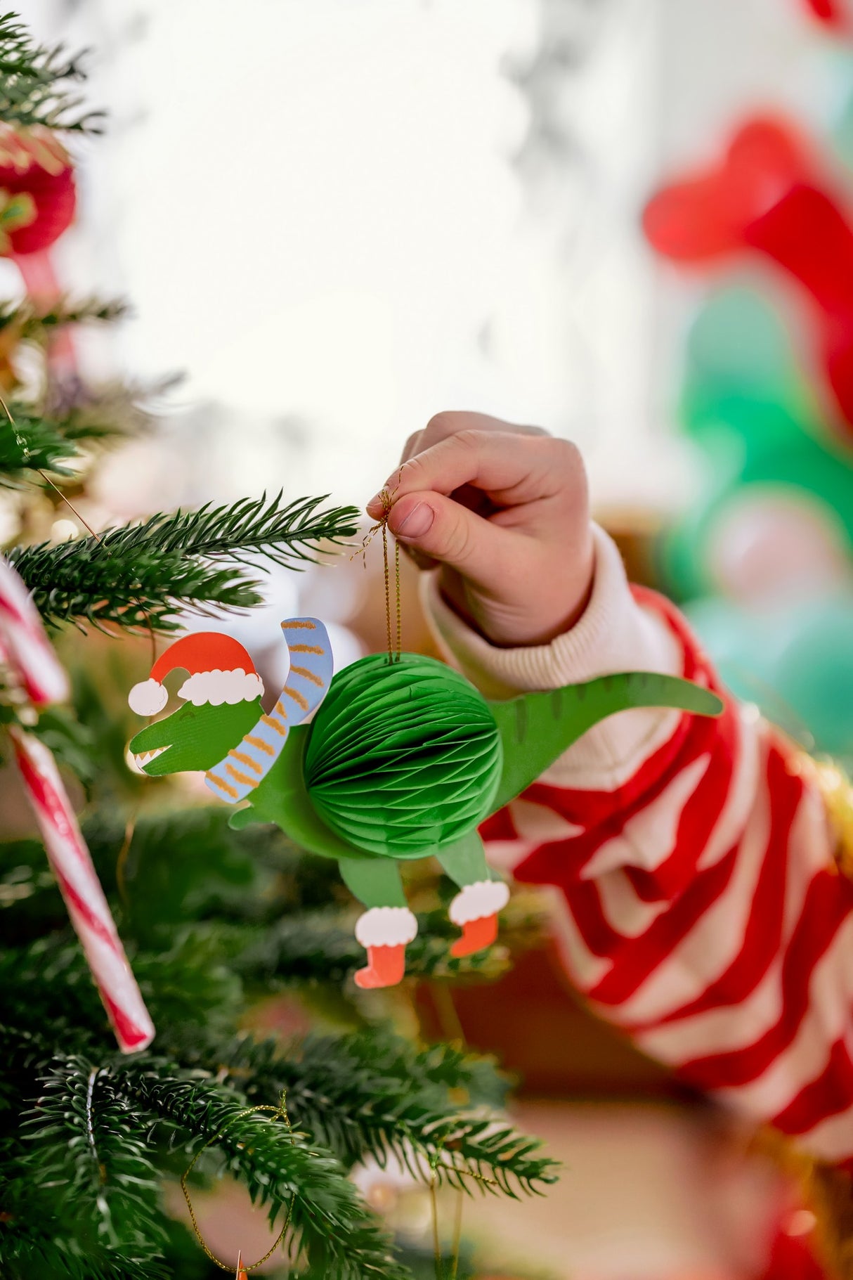 Papierkugeln mit Weihnachtsmotiven - korbmayer. ganz besonders. für kinder.