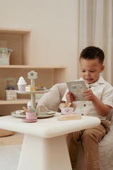 Etagere mit Gebäck