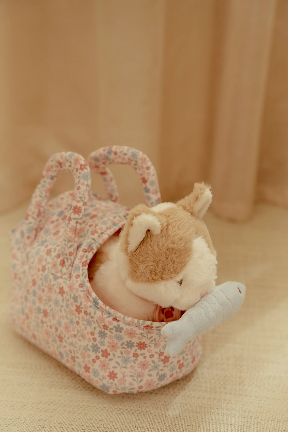 Plüschkatze Marley in Tasche