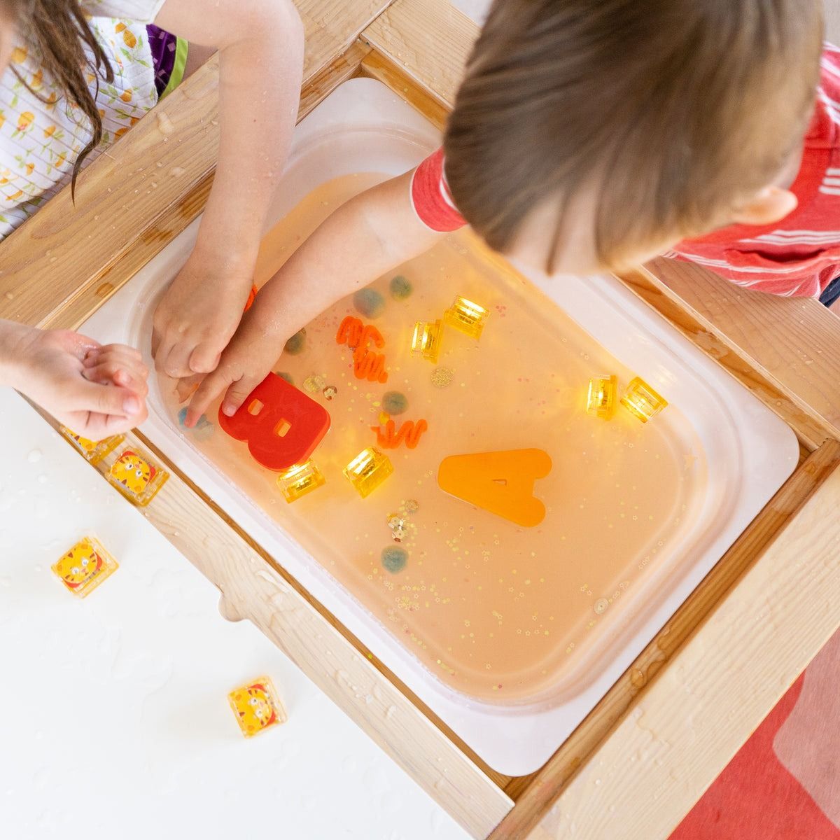 Leuchtende Badewürfel 4 Stück Daniel Tiger